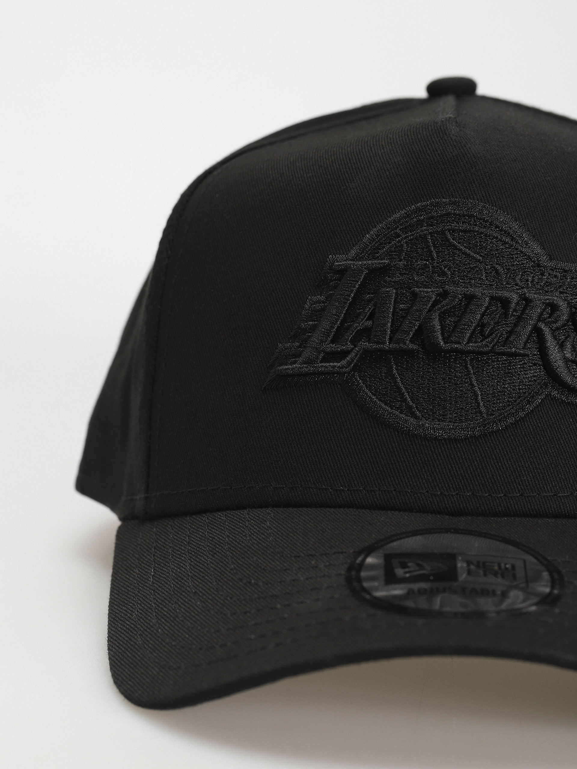 Шапка с козирка New Era Seasonal Eframe Los Angeles Lakers (black)