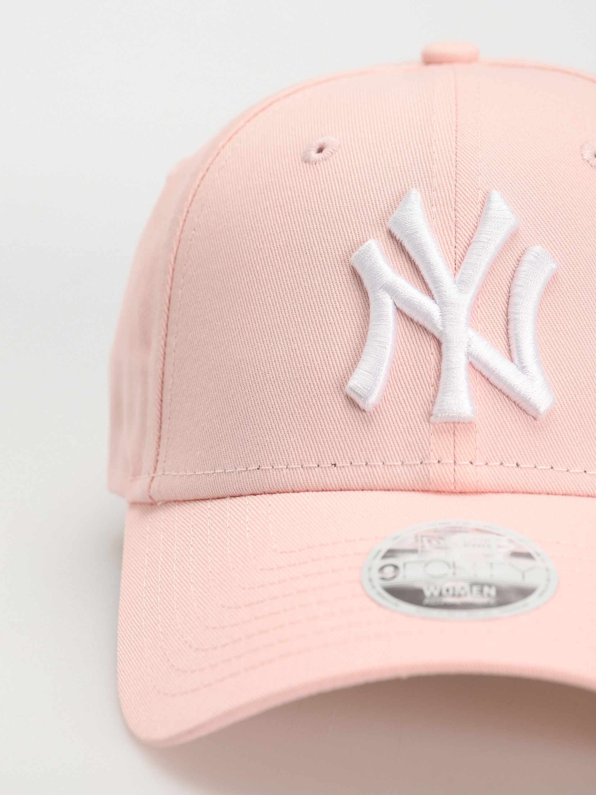 Шапка с козирка New Era League Essential 9Forty New York Yankees Wmn (peach)