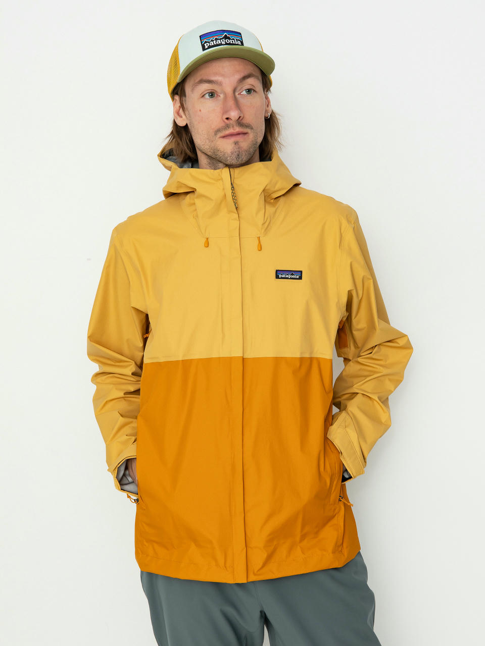 Яке Patagonia Torrentshell 3L (golden caramel)