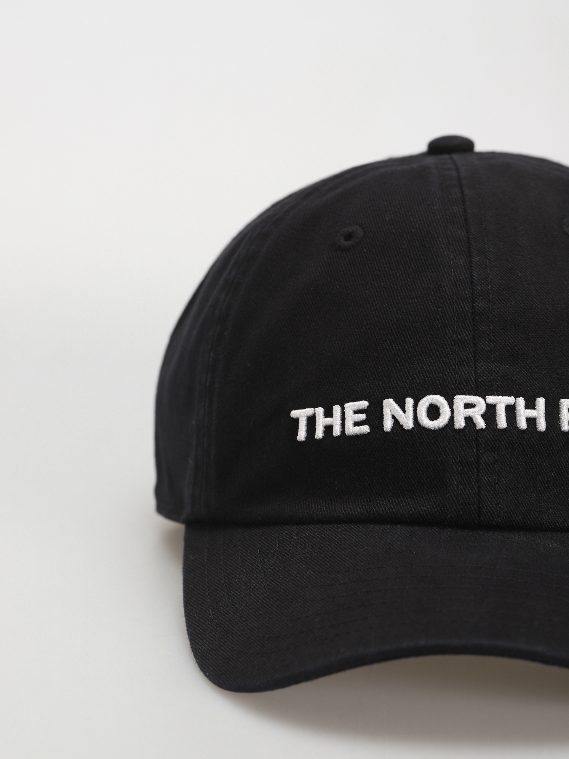 Шапка с козирка The North Face Roomy Norm (tnf black/washed/horizo)