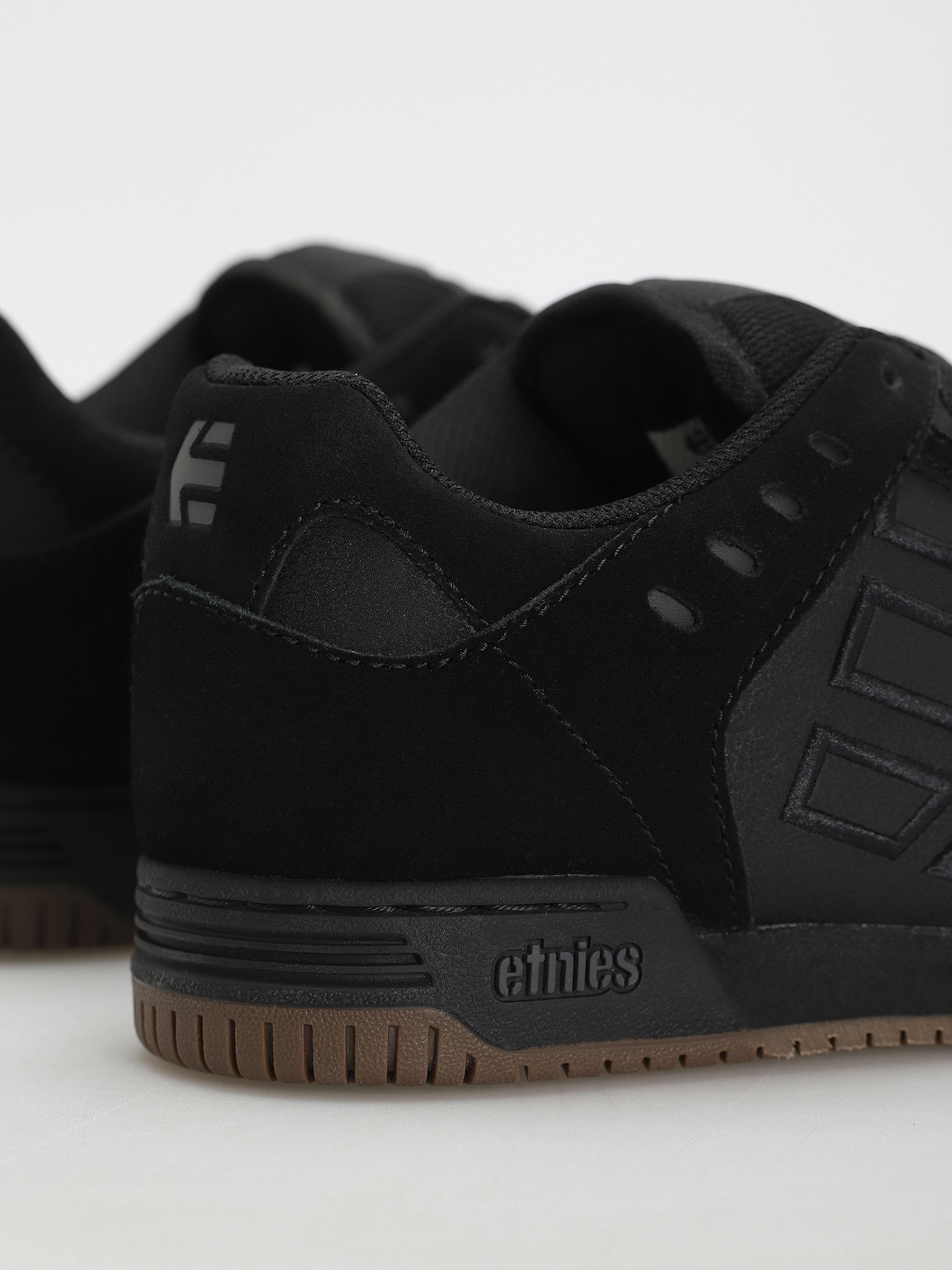 Etnies Обувки Faze (black/black/gum)