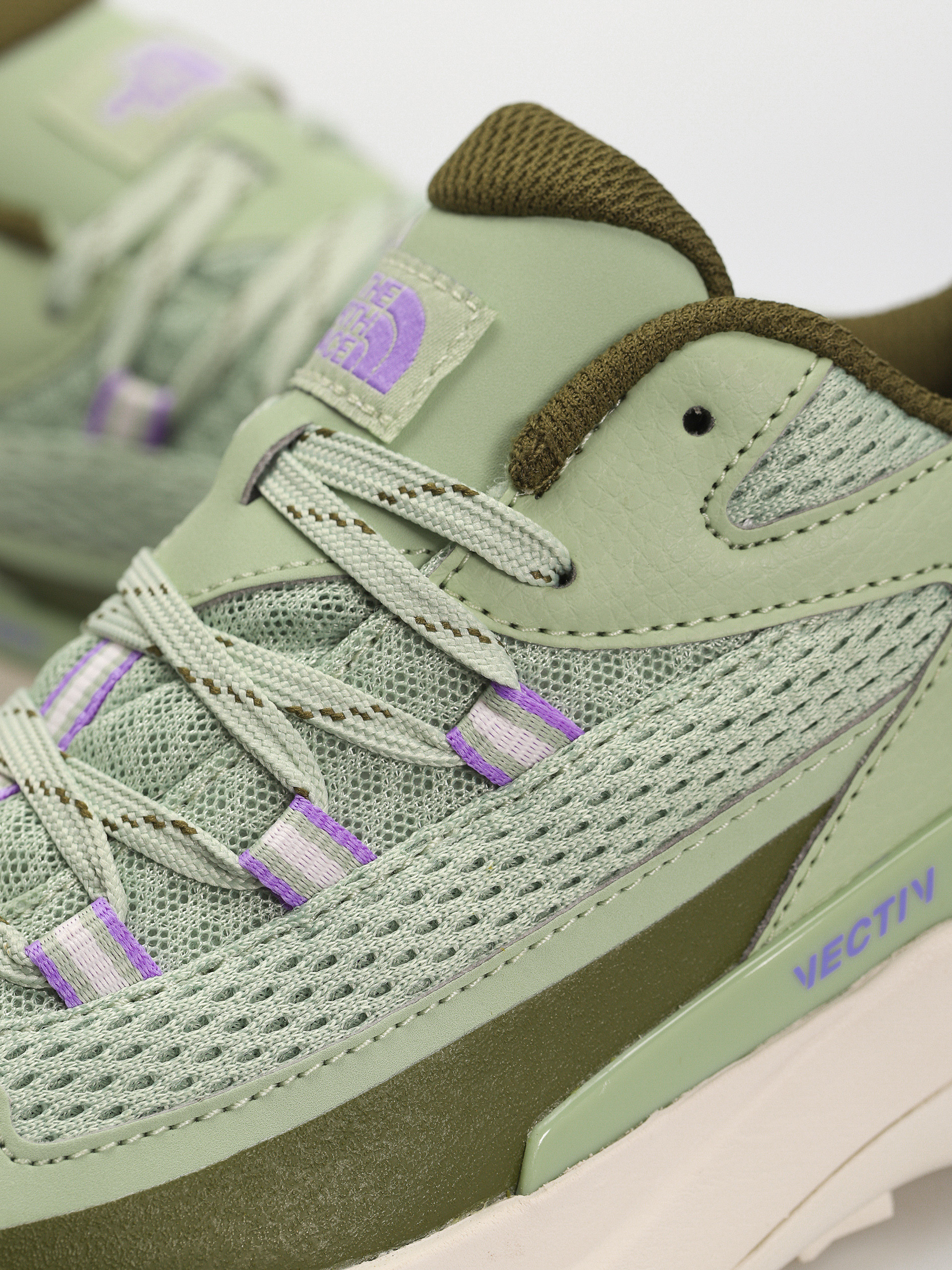 Обувки The North Face Vectiv Taraval Wmn (misty sage/forest olive)