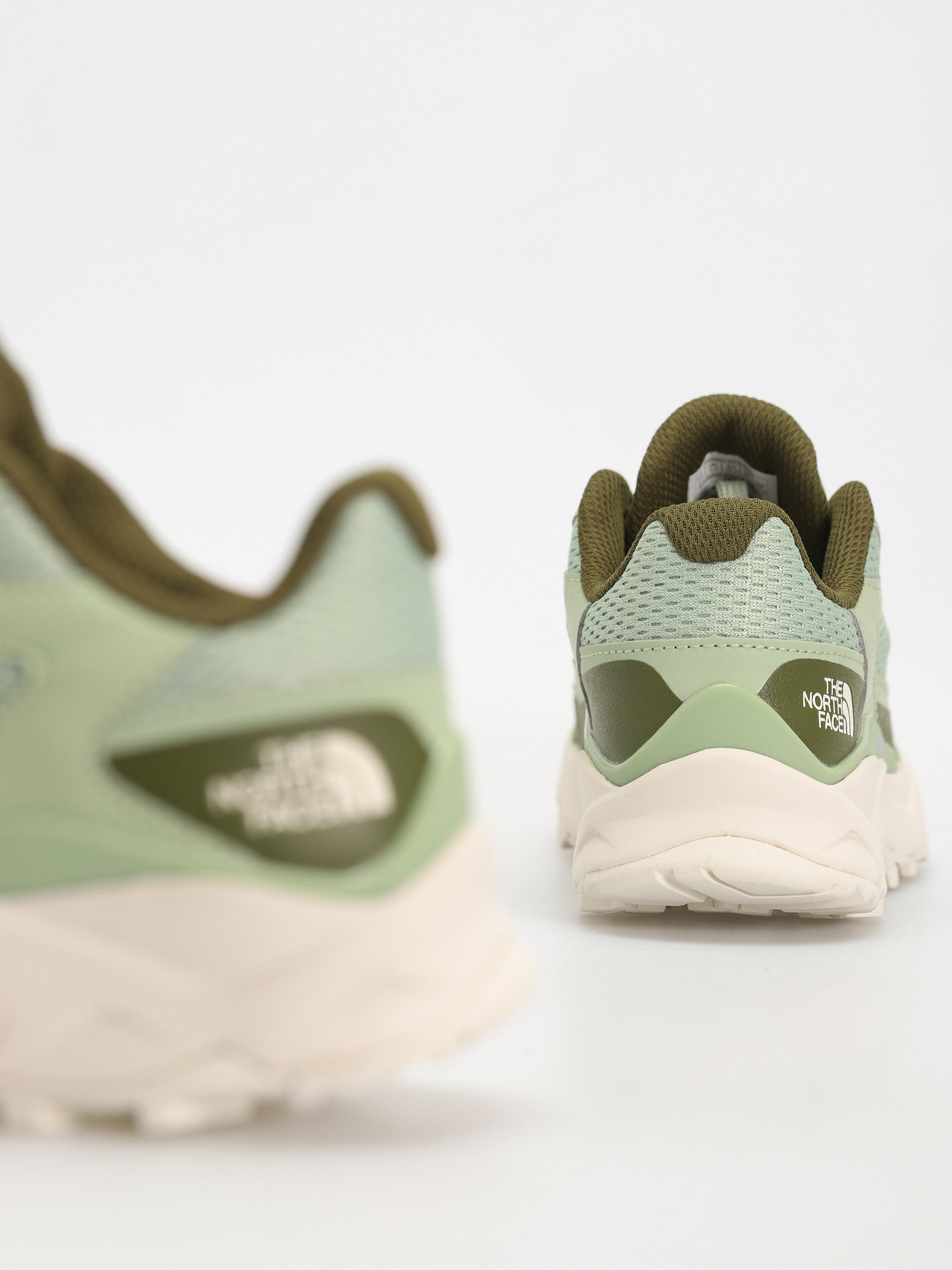 Обувки The North Face Vectiv Taraval Wmn (misty sage/forest olive)