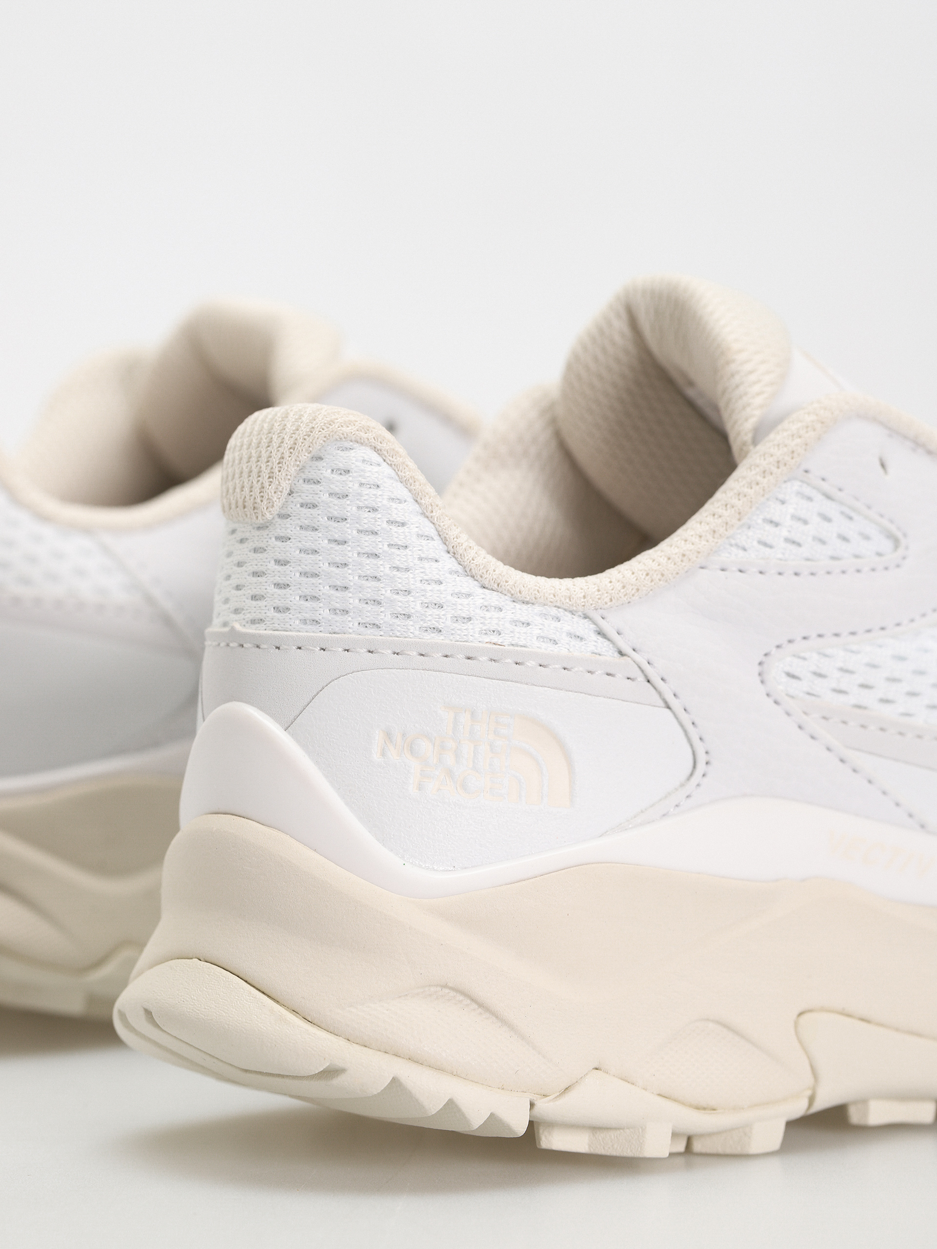 Обувки The North Face Vectiv Taraval Wmn (tnf white/white dune)