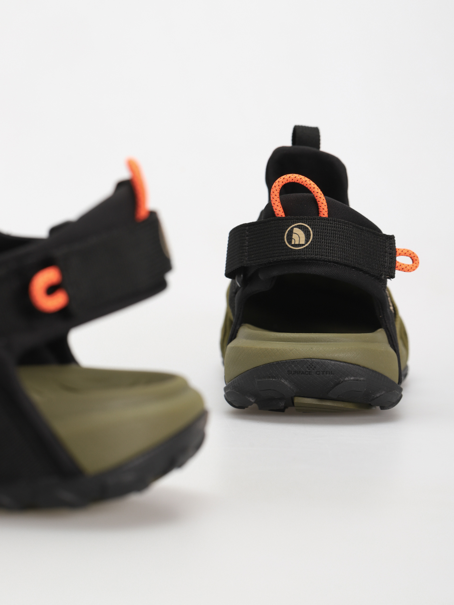 Сандали The North Face Explore Camp Shandal (forest olive/tnf black)