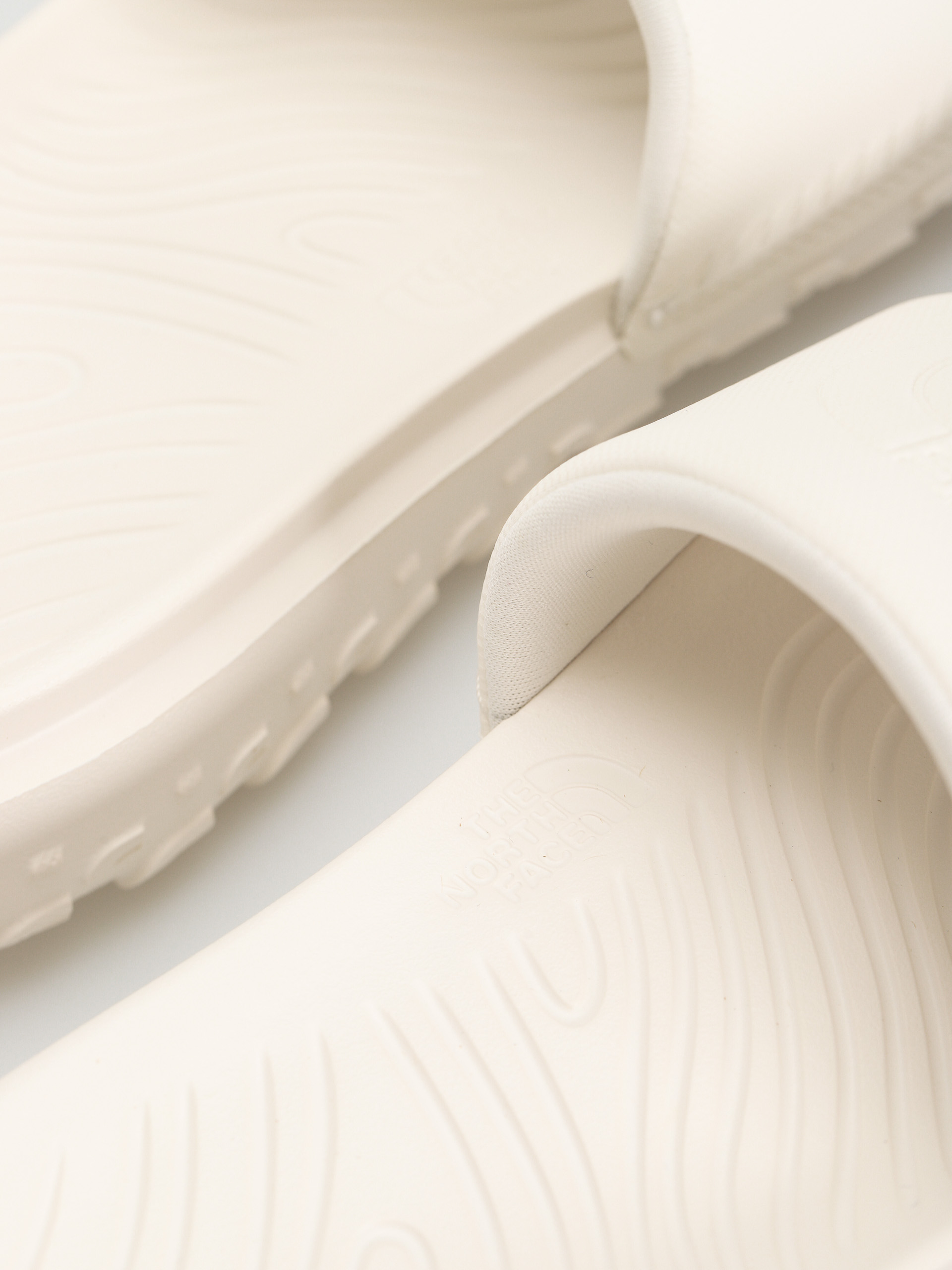 Чехли The North Face Never Stop Cush Wmn (white dune/white dune)