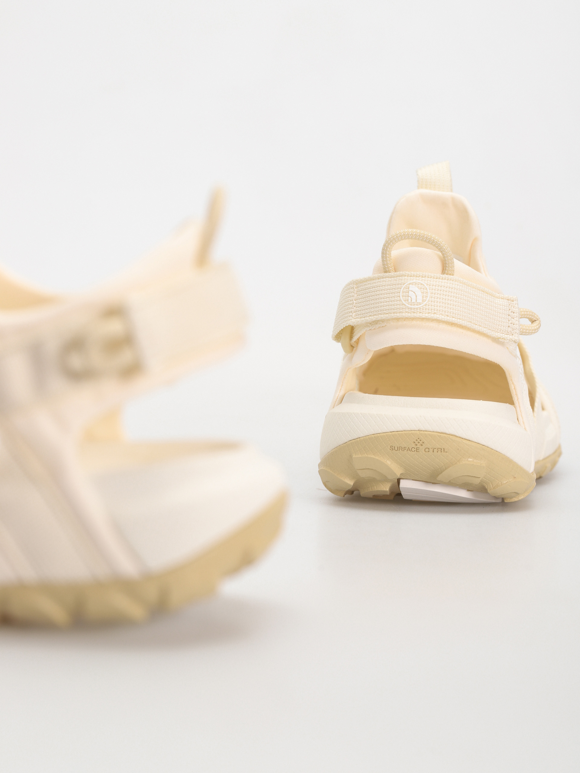 Сандали The North Face Explore Camp Shandal Wmn (white dune/gravel)