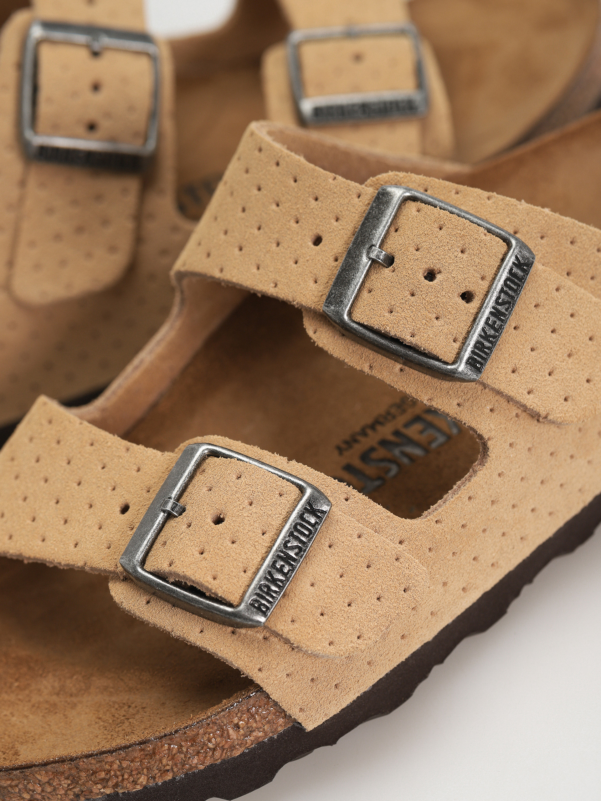 Чехли Birkenstock Arizona Suede Embossed Narrow Wmn (emboss dots new beige)