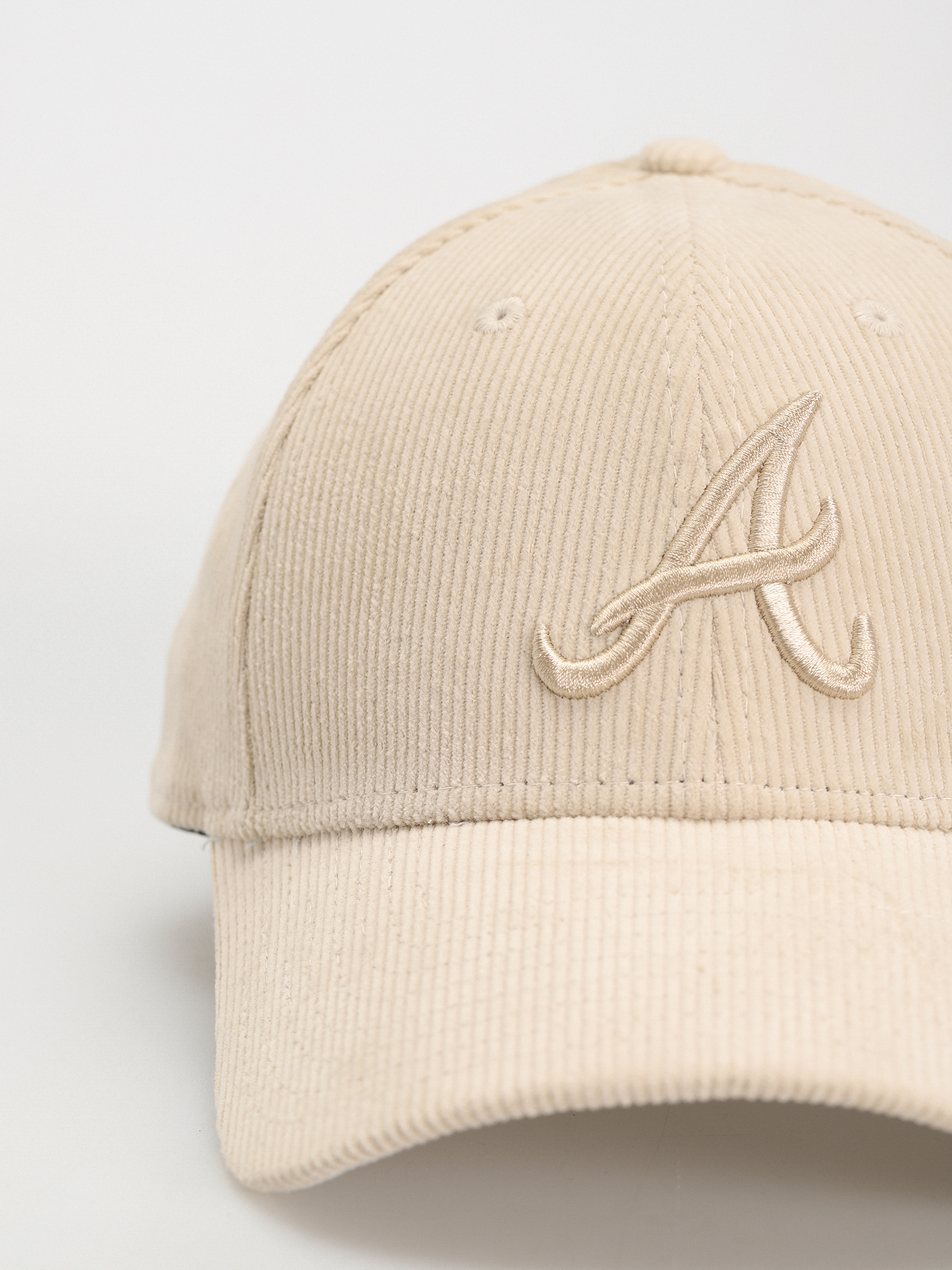 Шапка с козирка New Era Cord 9Forty Atlanta Braves (stone)