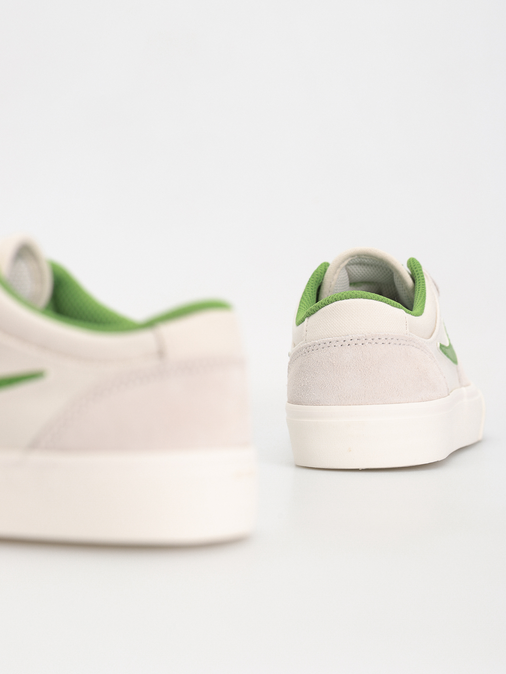 Обувки Nike SB Chron 2 (phantom/chlorophyll summit white sail)