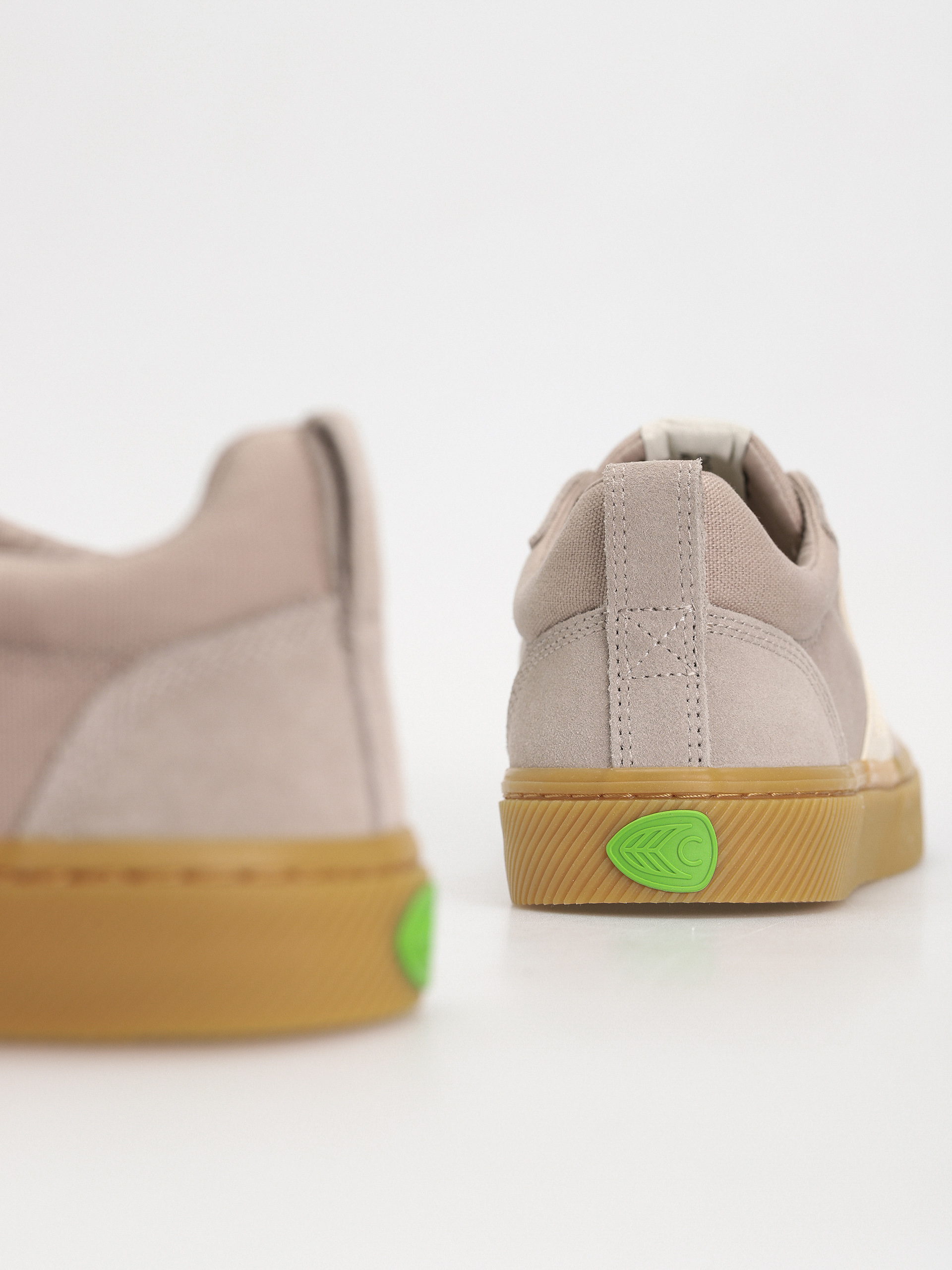 Обувки Cariuma Catiba Pro (gum cloud grey/ivory)