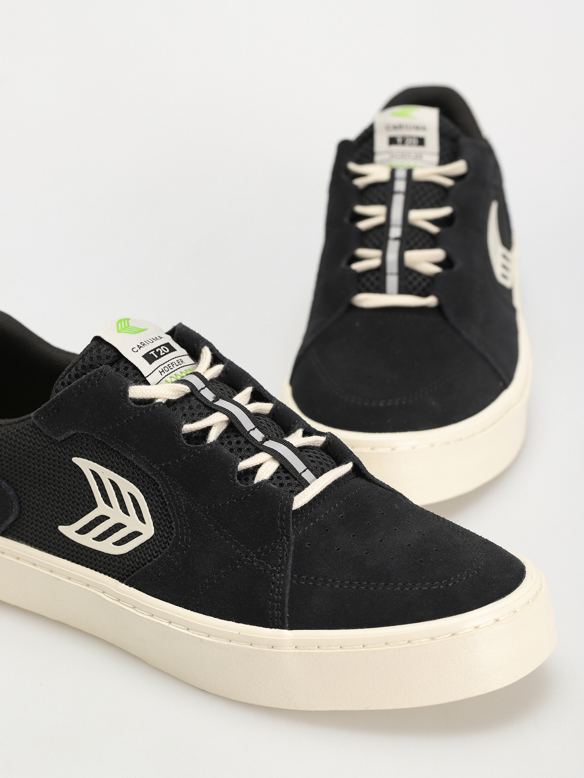 Обувки Cariuma T20 Pro (black/ivory)