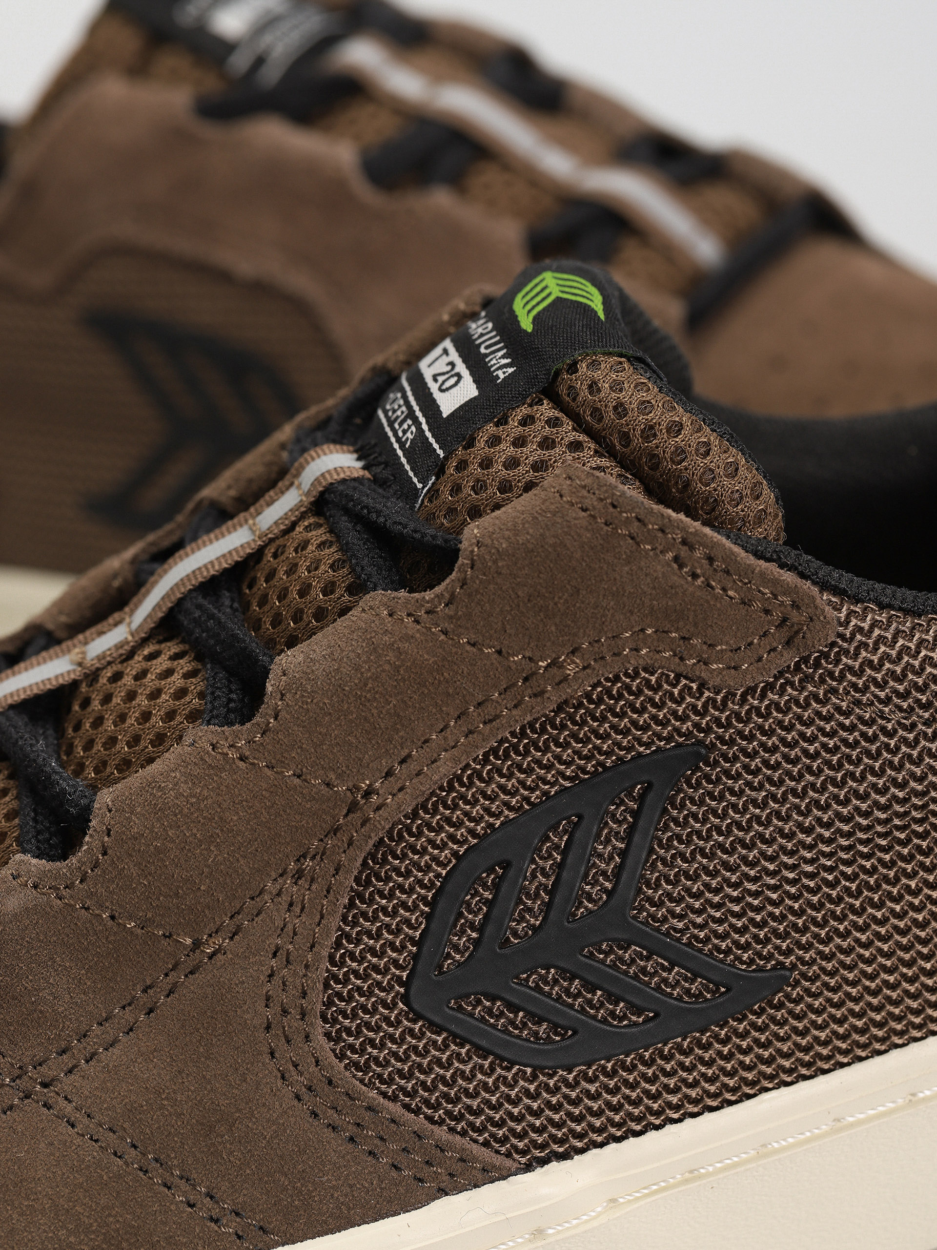 Обувки Cariuma T20 Pro (dark khaki/black)
