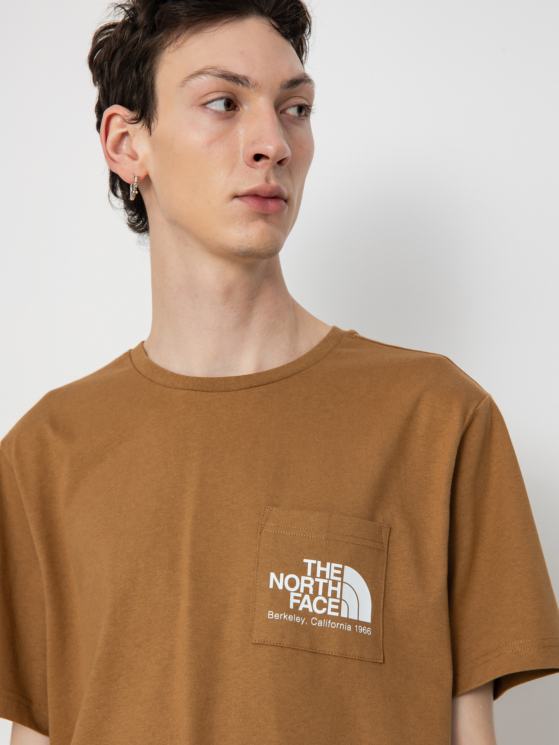 Тениска The North Face Berkeley California Pocket (utility brown)
