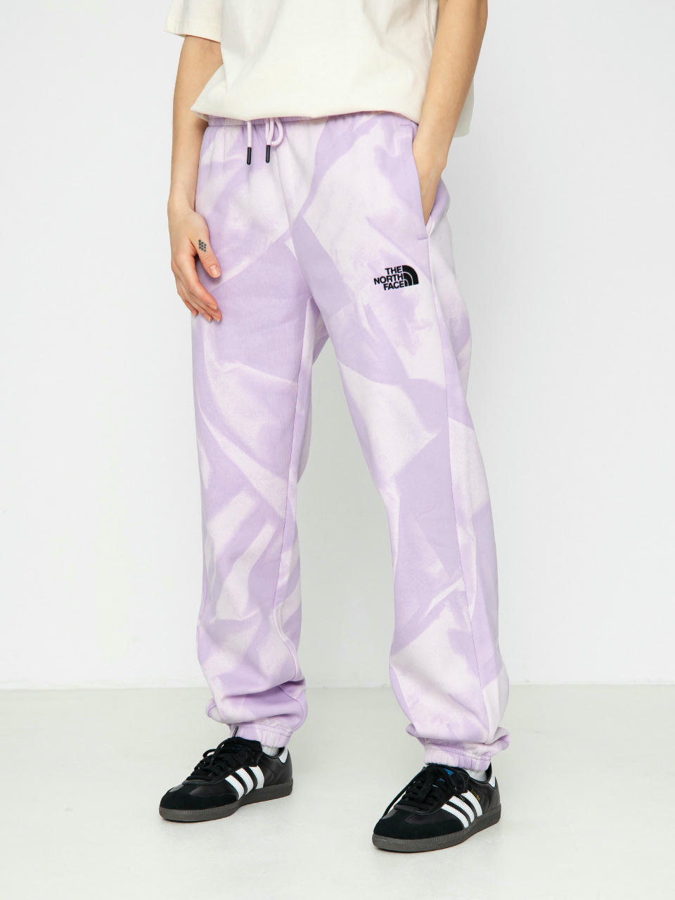 Панталони The North Face Essential Jogger Print Wmn (icy lilac garment fold)