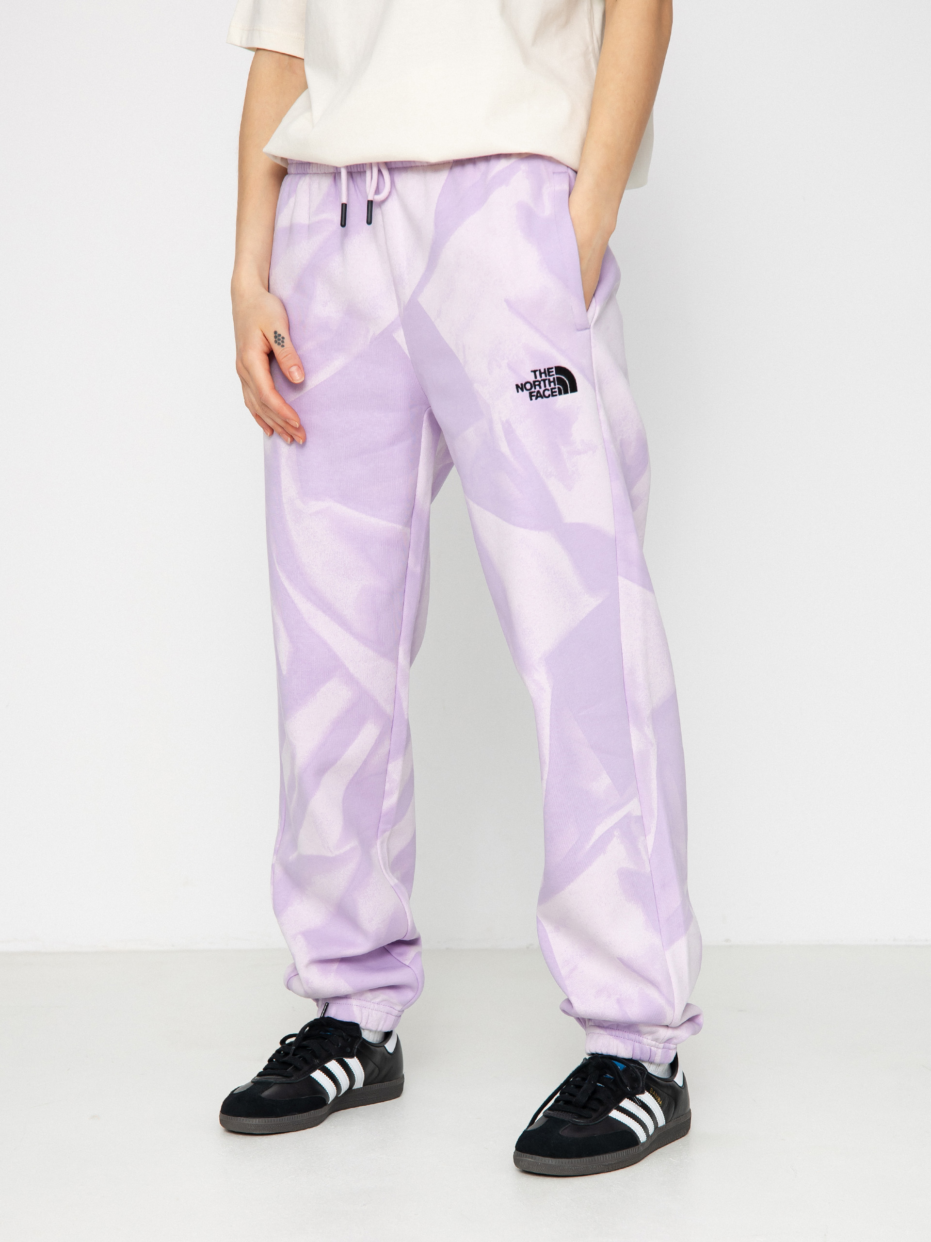 Панталони The North Face Essential Jogger Print Wmn