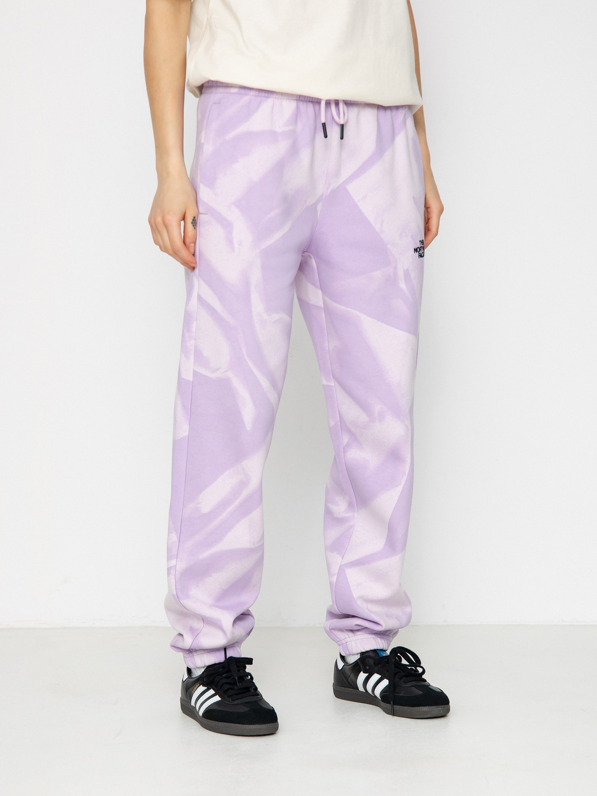 Панталони The North Face Essential Jogger Print Wmn (icy lilac garment fold)