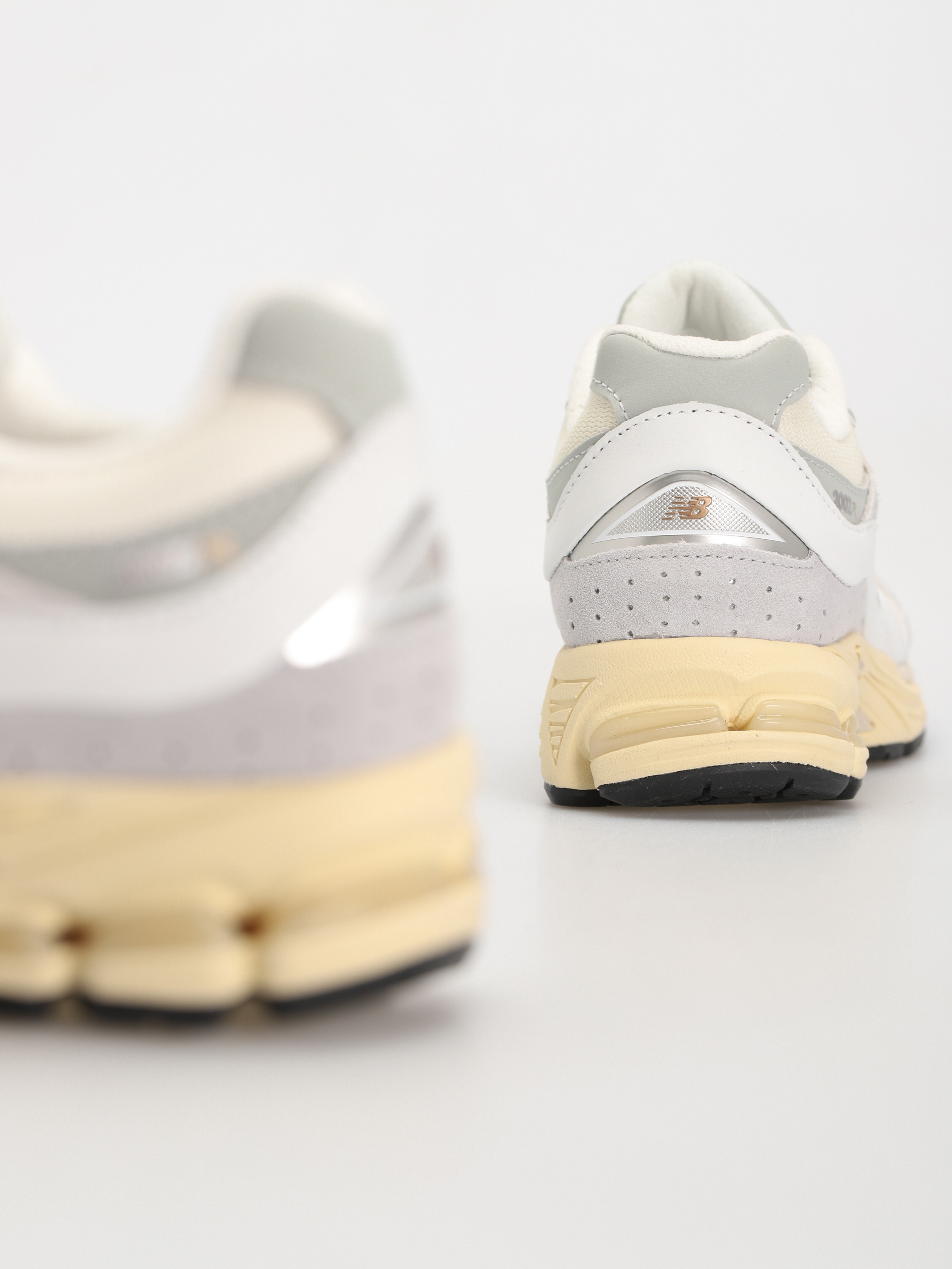 Обувки New Balance 2002 (white)