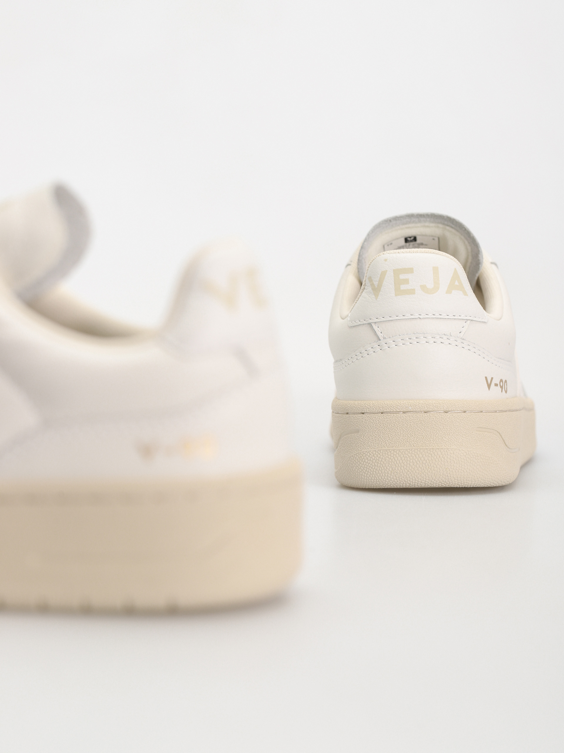 Обувки Veja V-90 Wmn (extra white)