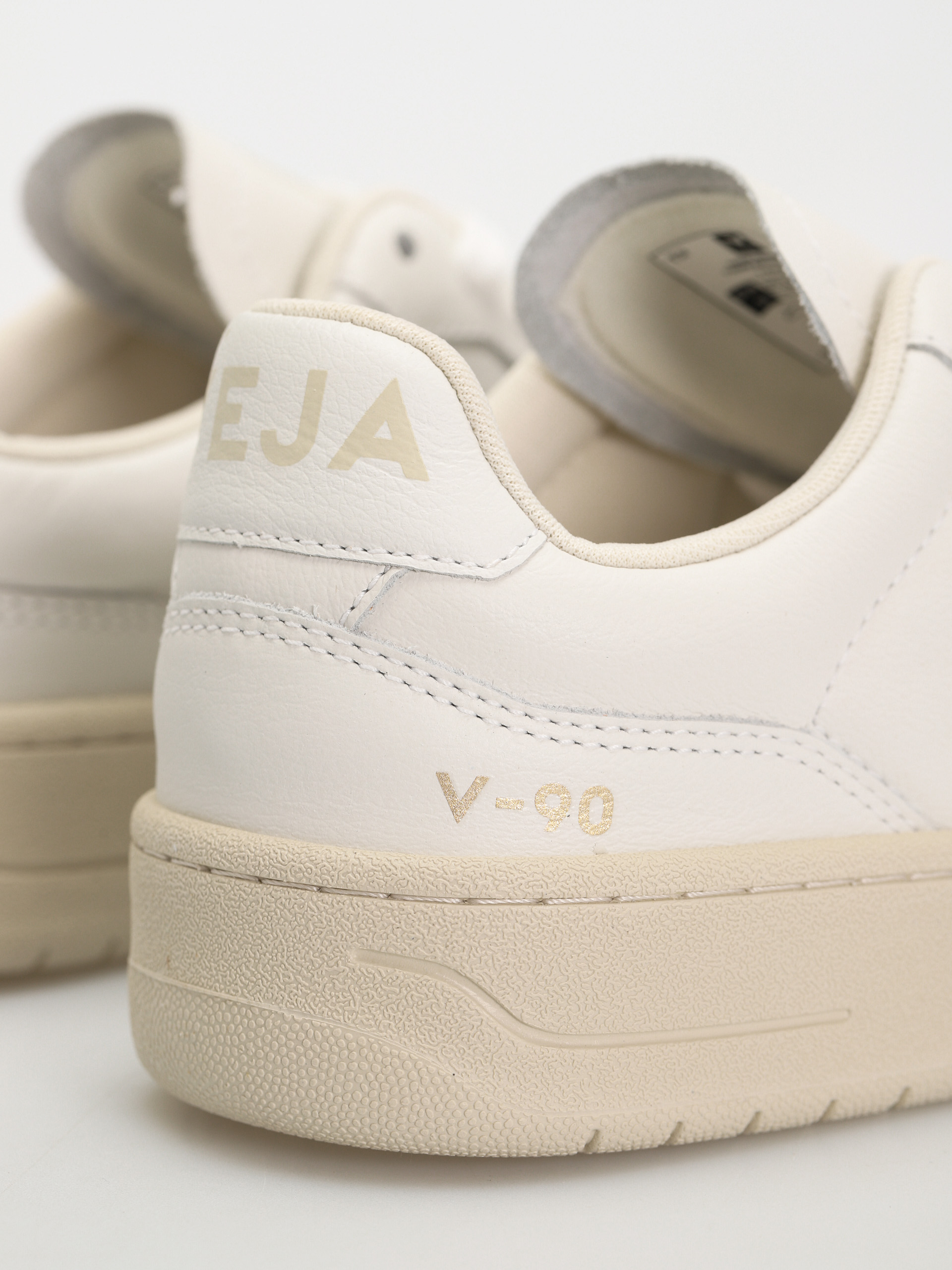 Обувки Veja V-90 Wmn (extra white)