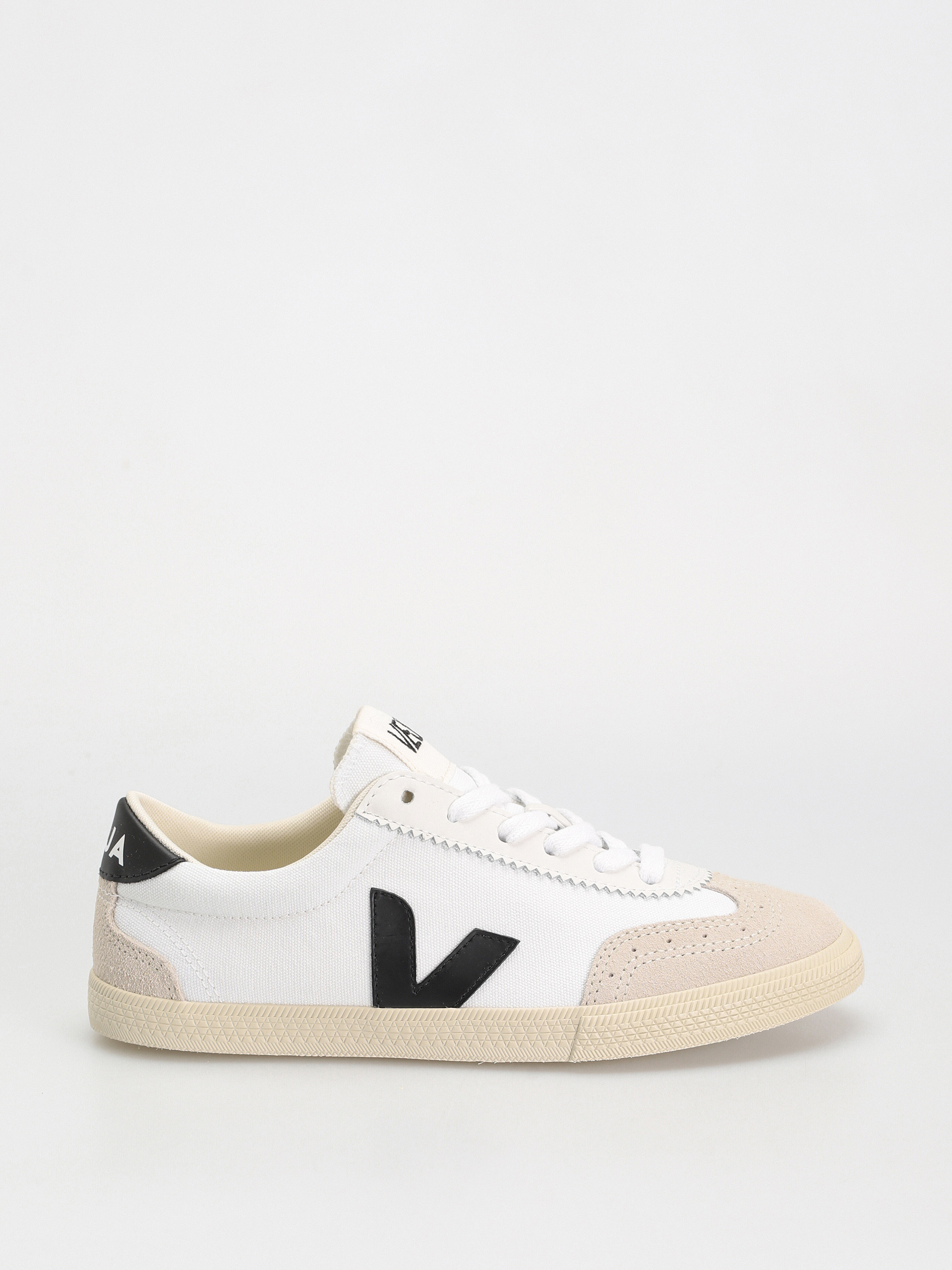 u041eu0431u0443u0432u043au0438 Veja Volley Wmn (white black)