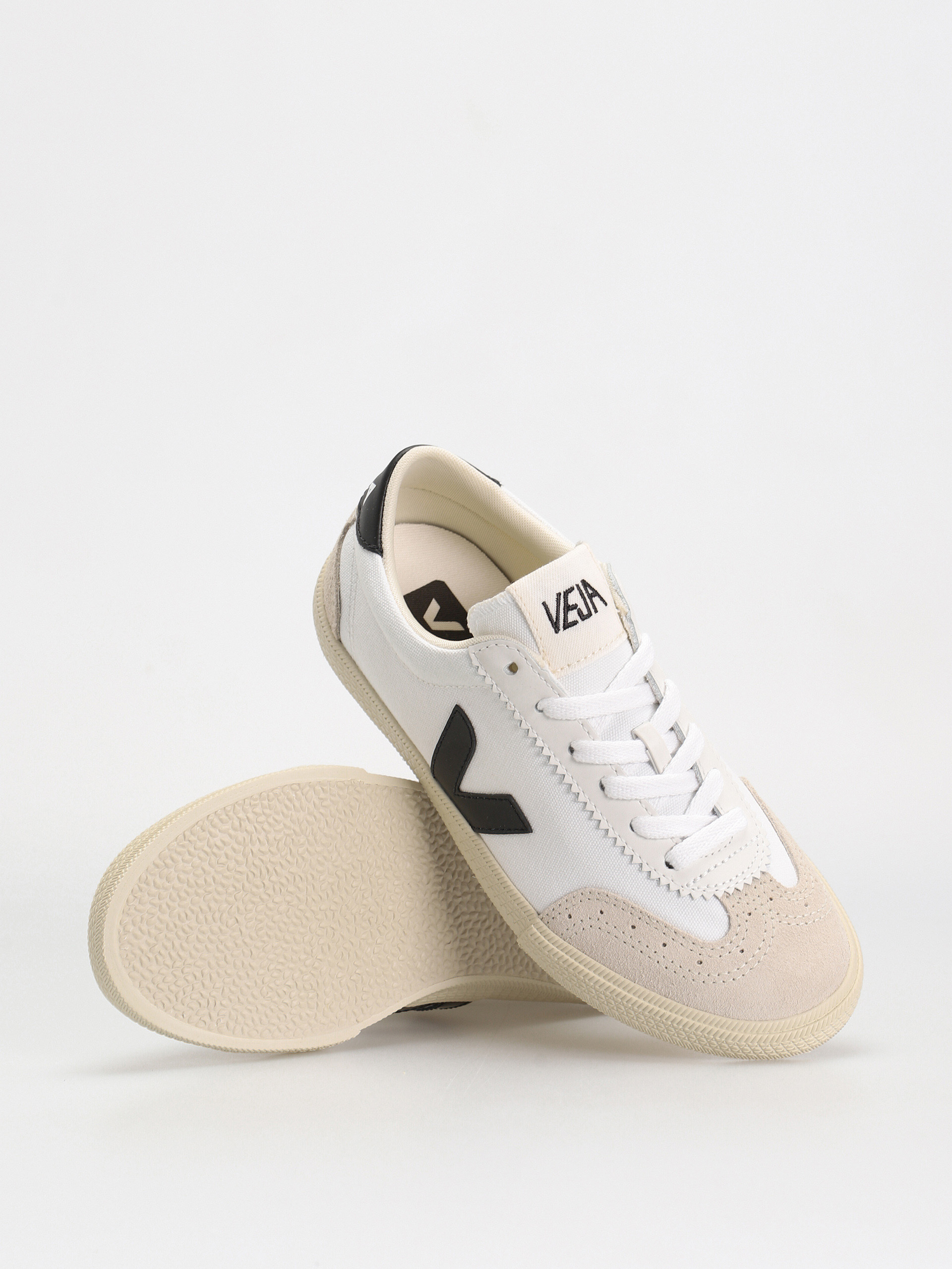 Обувки Veja Volley Wmn (white black)