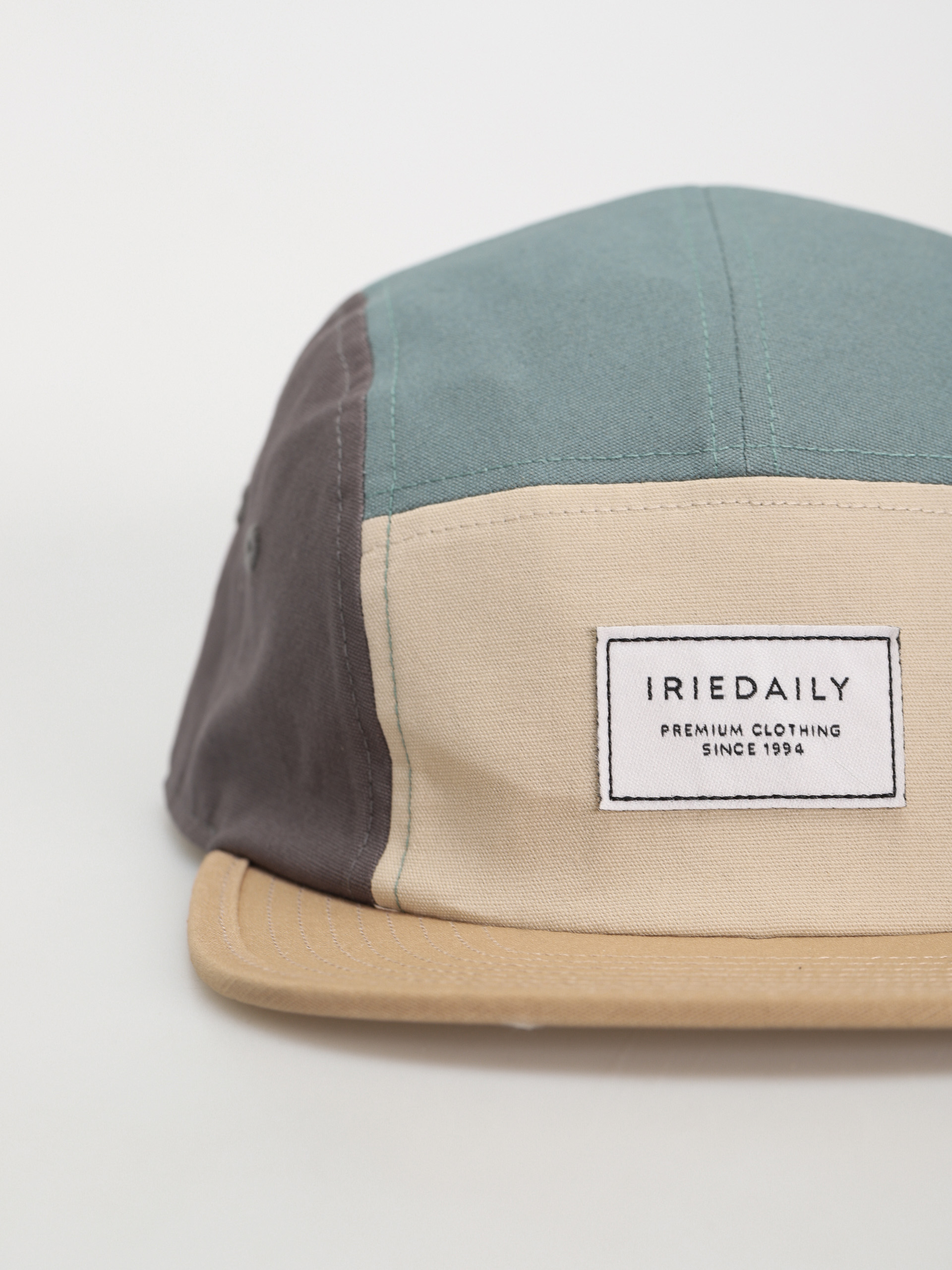 Шапка с козирка Iriedaily Millenio 5 Panel (beryl grey)