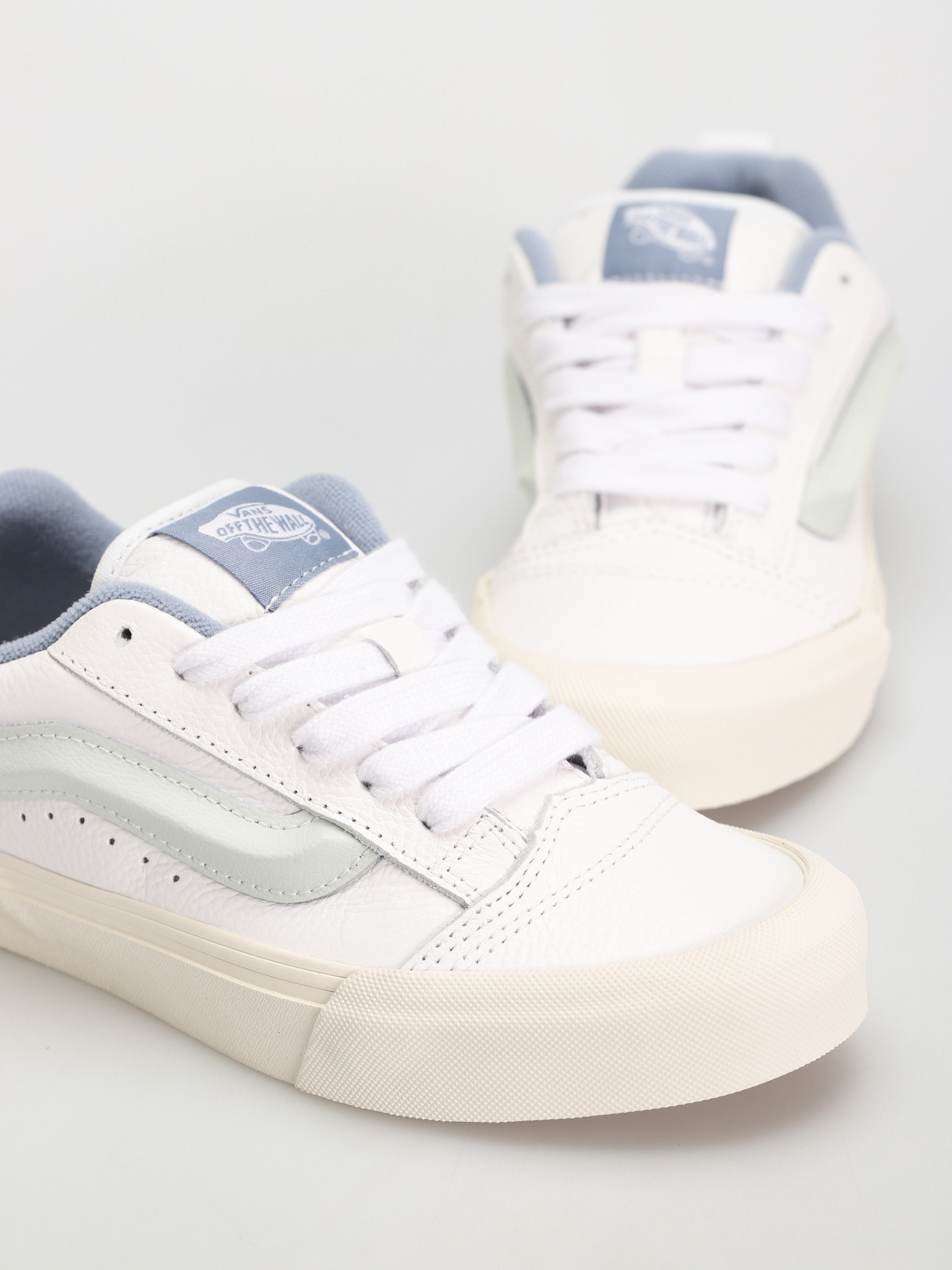 Обувки Vans Knu Skool (premium leather dusty blue)