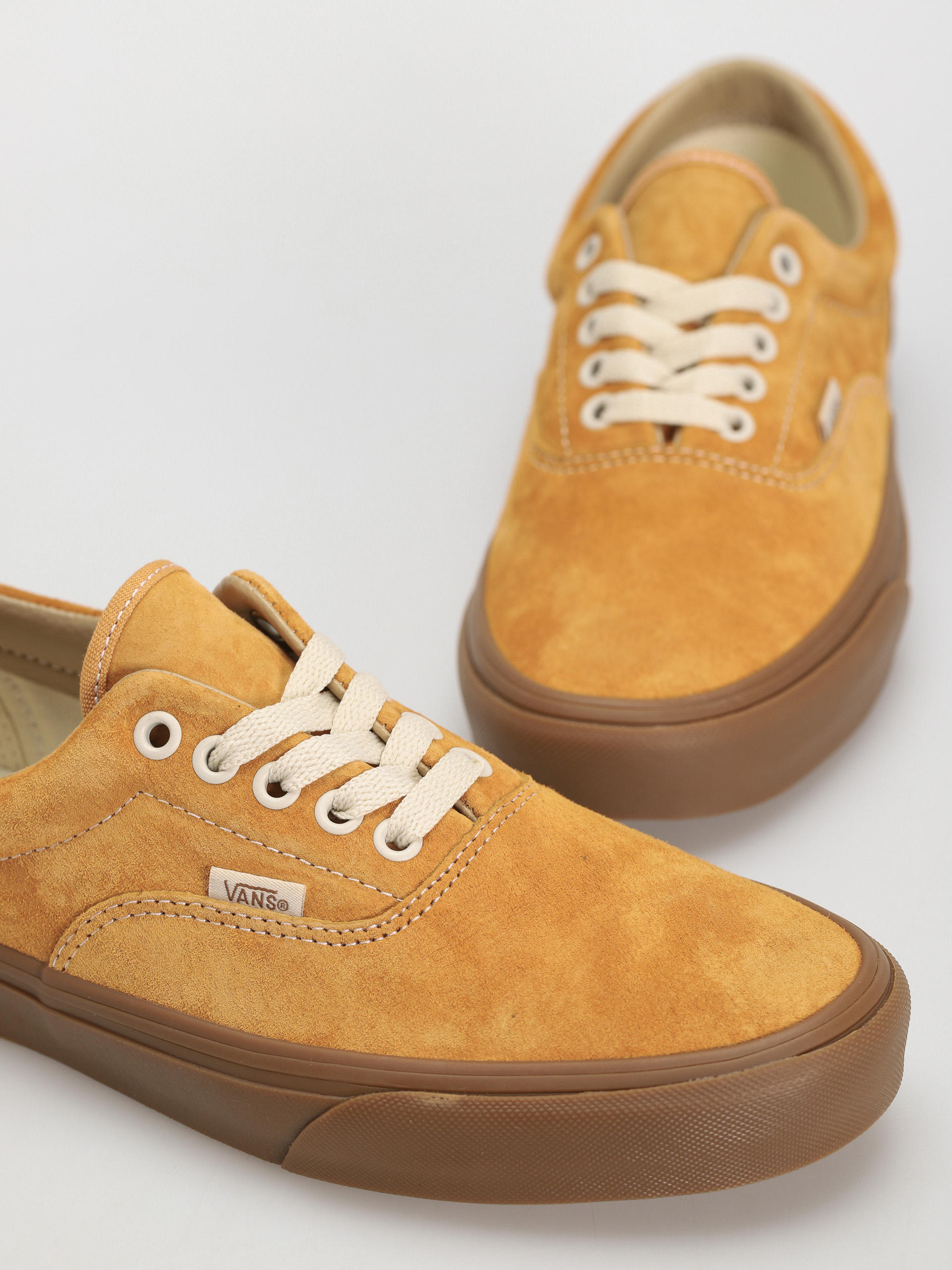 Обувки Vans Era (pig suede gum antelope)