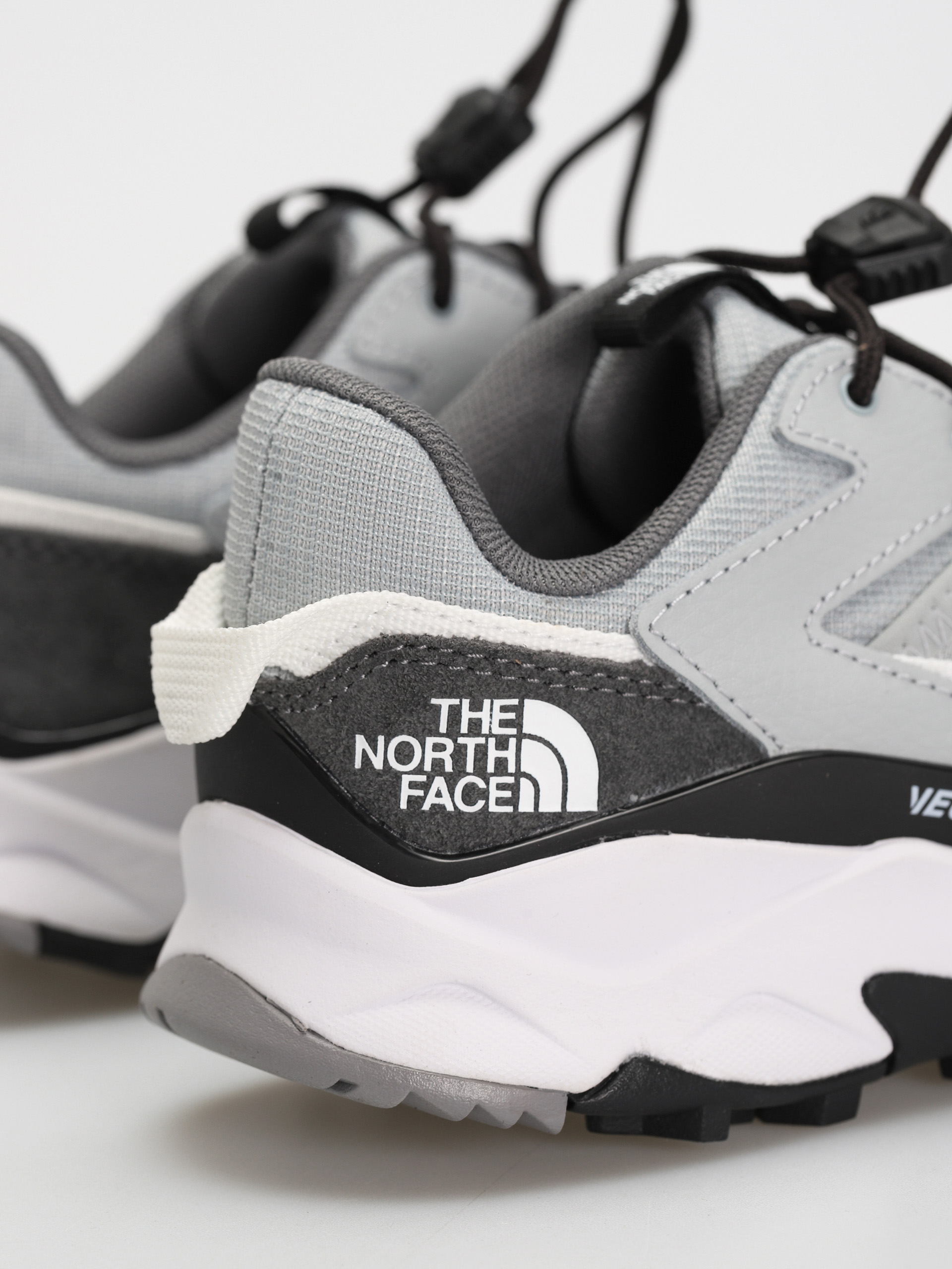 Обувки The North Face Vectiv Taraval Tech Wmn (high rise grey/smoked p)