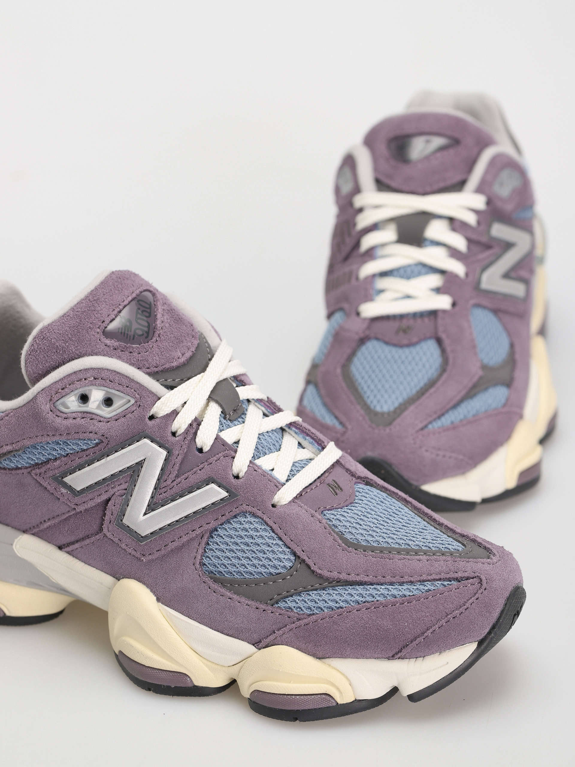 Обувки New Balance 9060 (shadow purple)