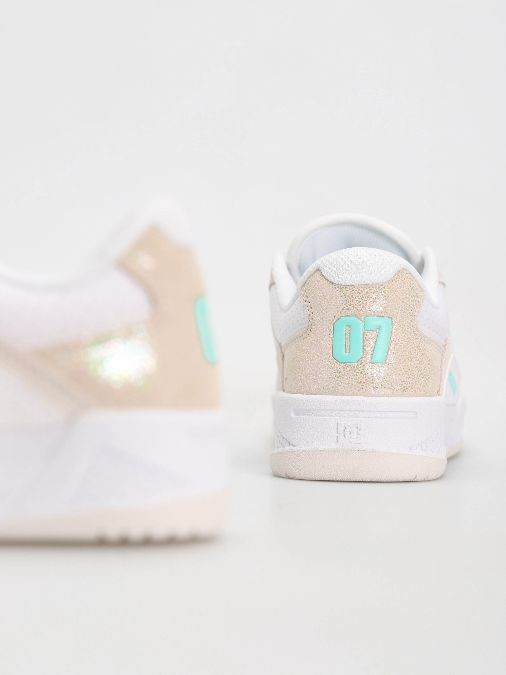 Обувки DC Construct Wmn (white/white/monogram)