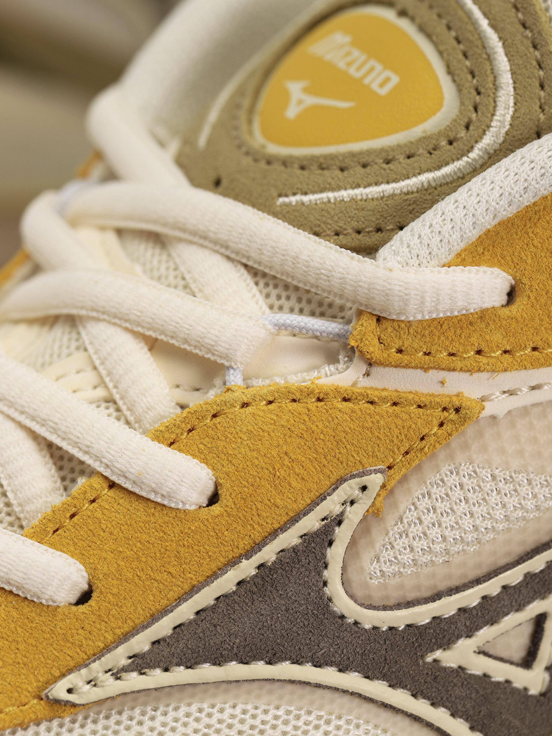 Обувки Mizuno Wave Rider Beta (cedar/major brown/cloud cream)