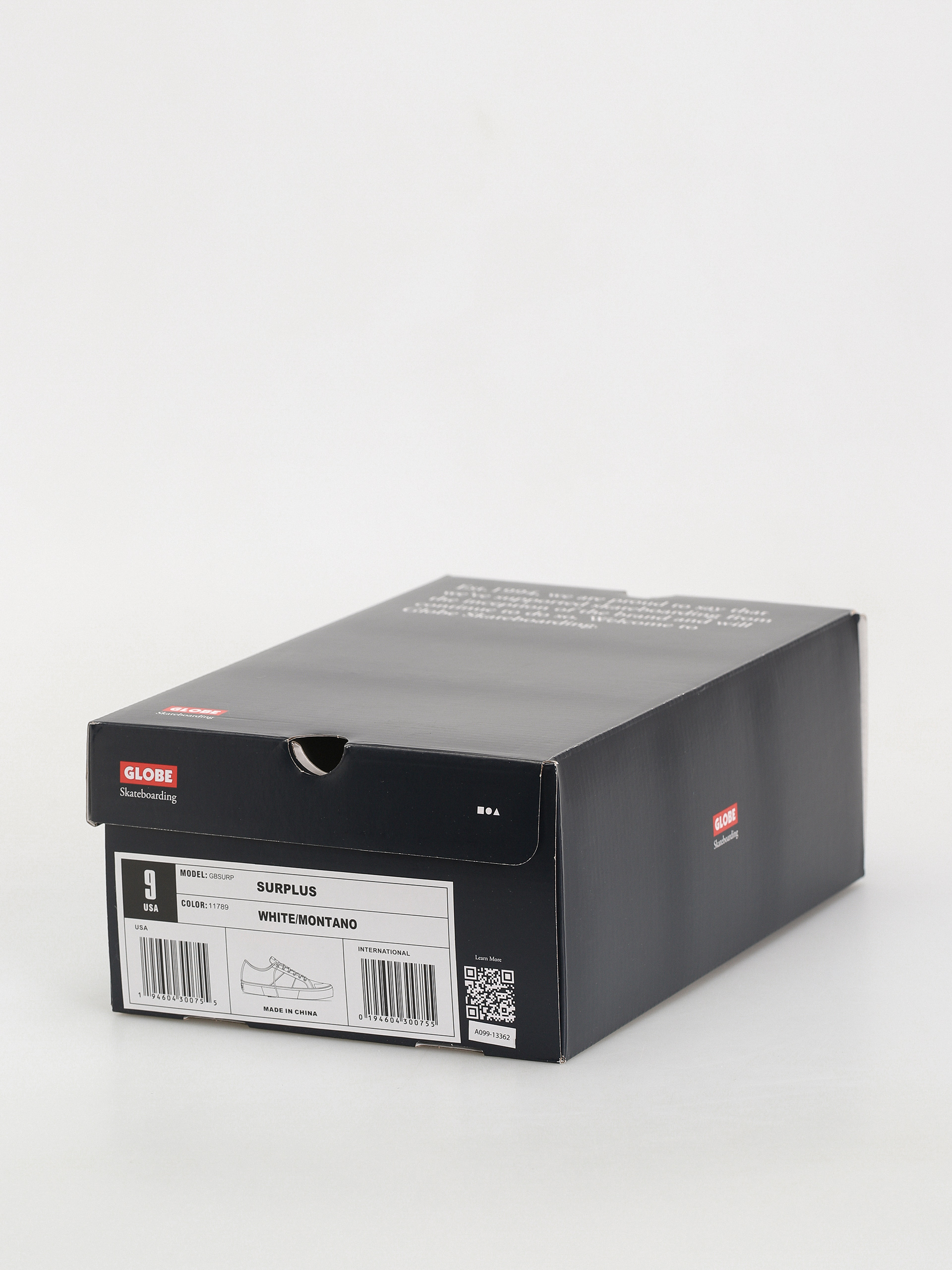 Обувки Globe Surplus (white/montano)