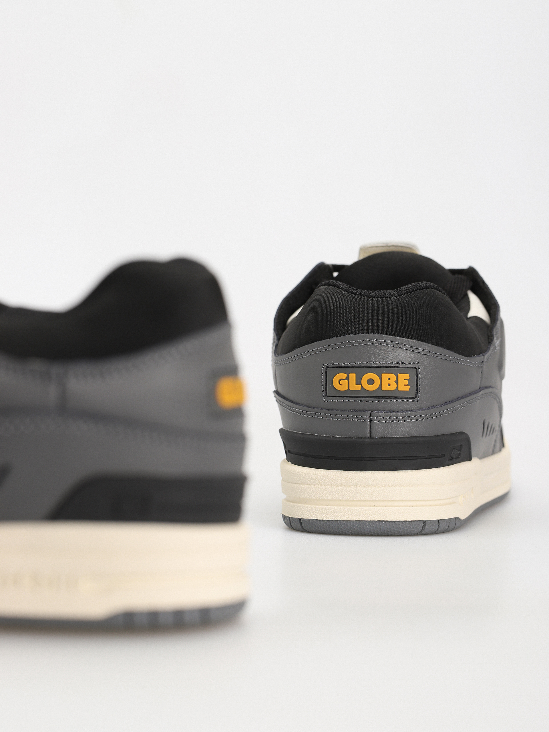 Обувки Globe Fusion (lead/antique)