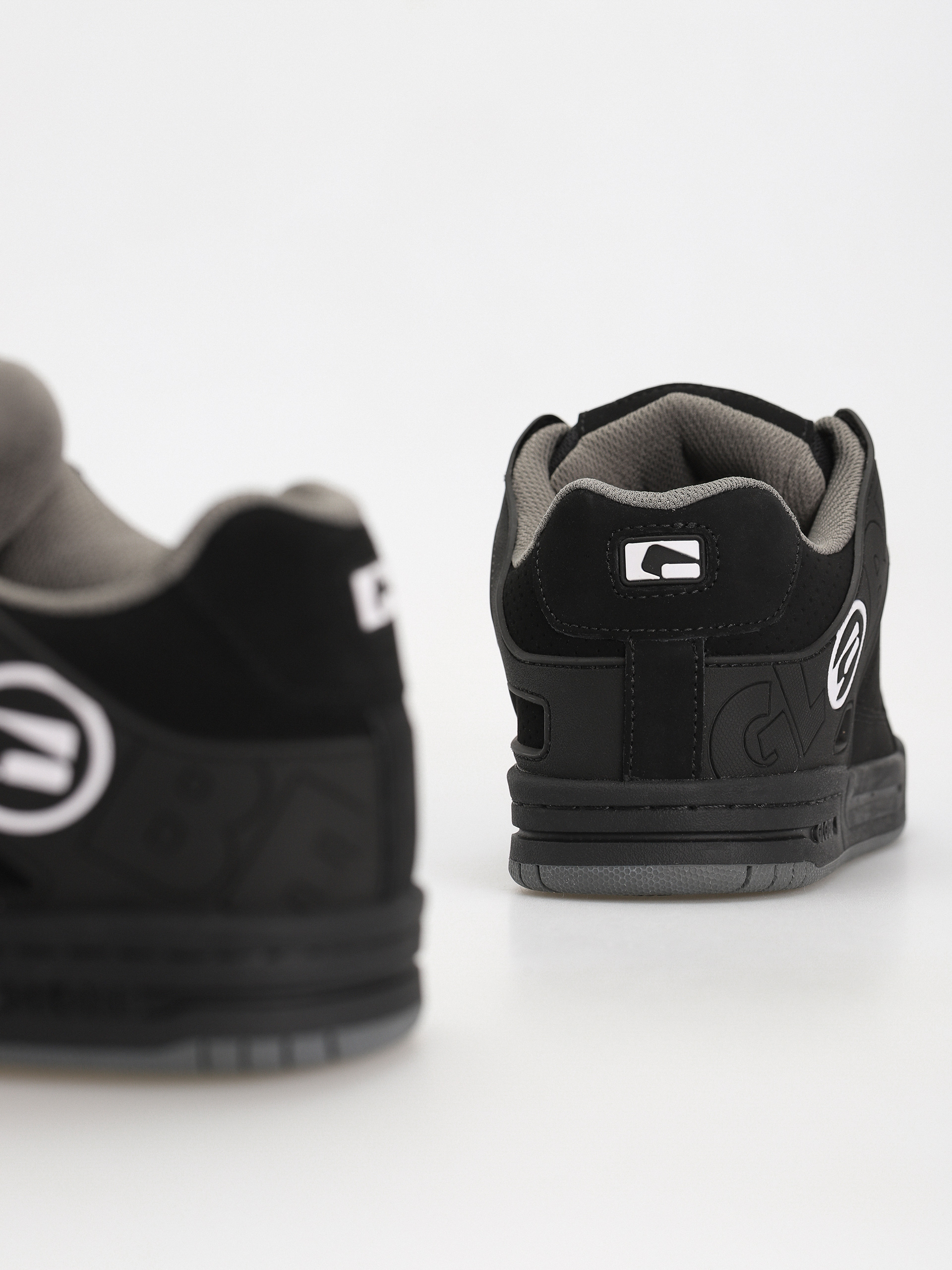 Обувки Globe Tilt (black/black tpr)