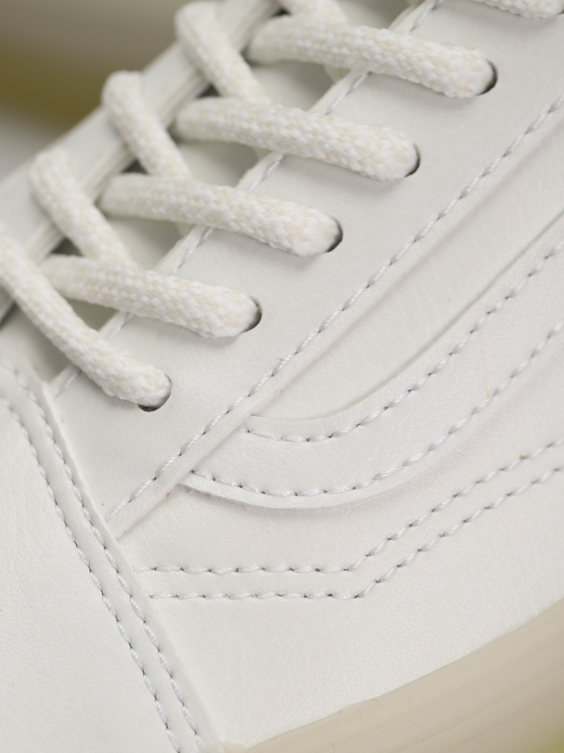 Обувки Vans Old Skool (glow to the flo' white)