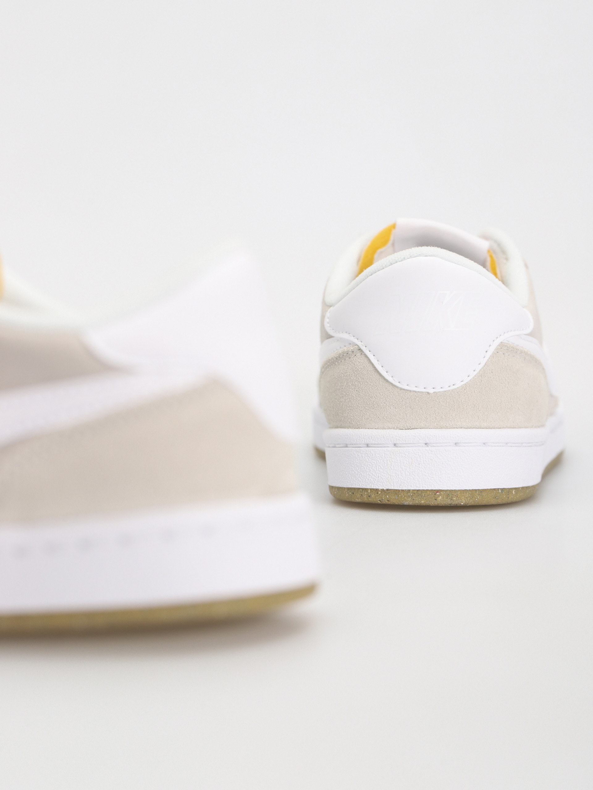 Обувки Nike SB Sb Fc Classic (summit white/summit white white)