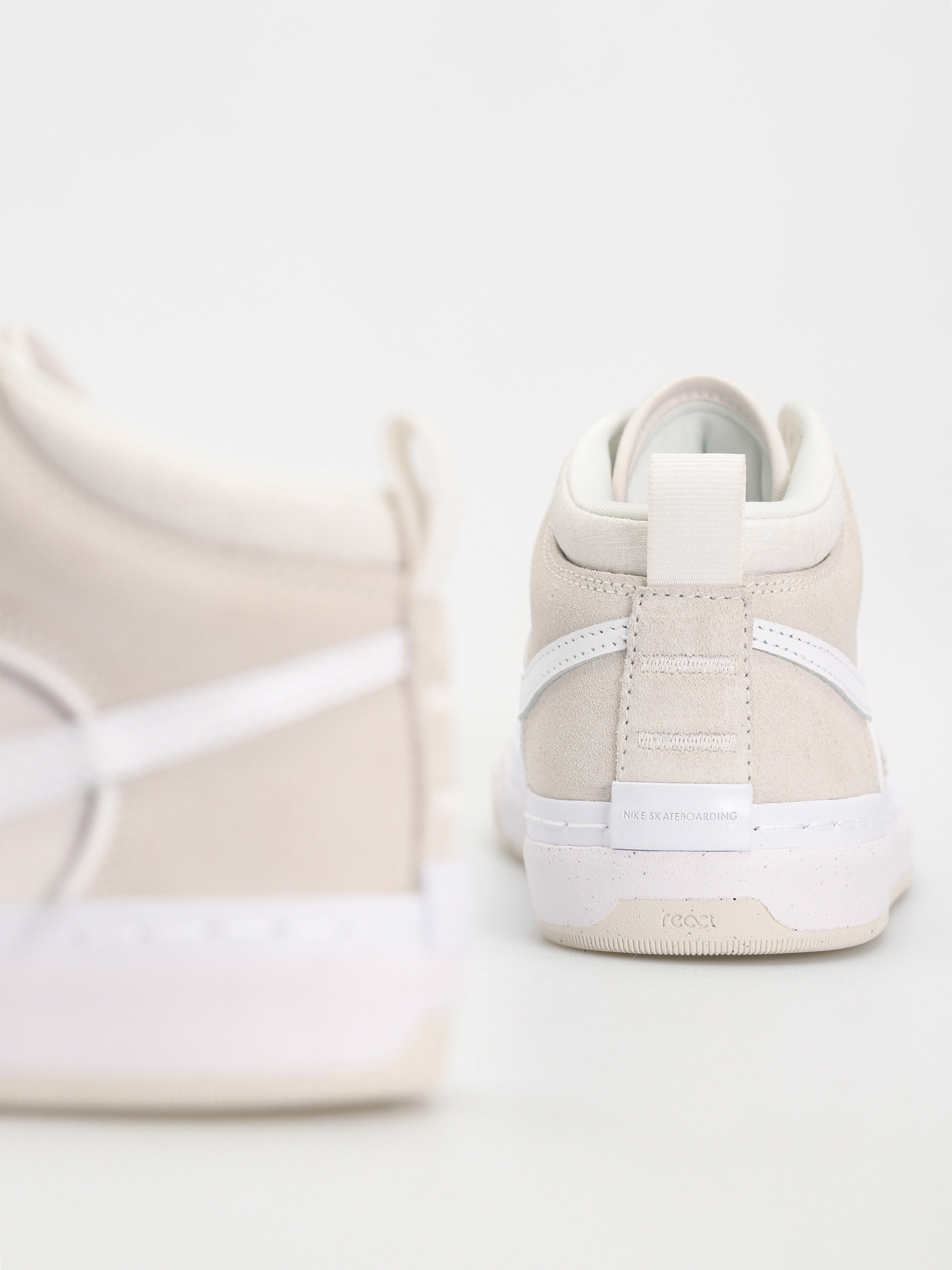 Обувки Nike SB React Leo (phantom/white summit white phantom)