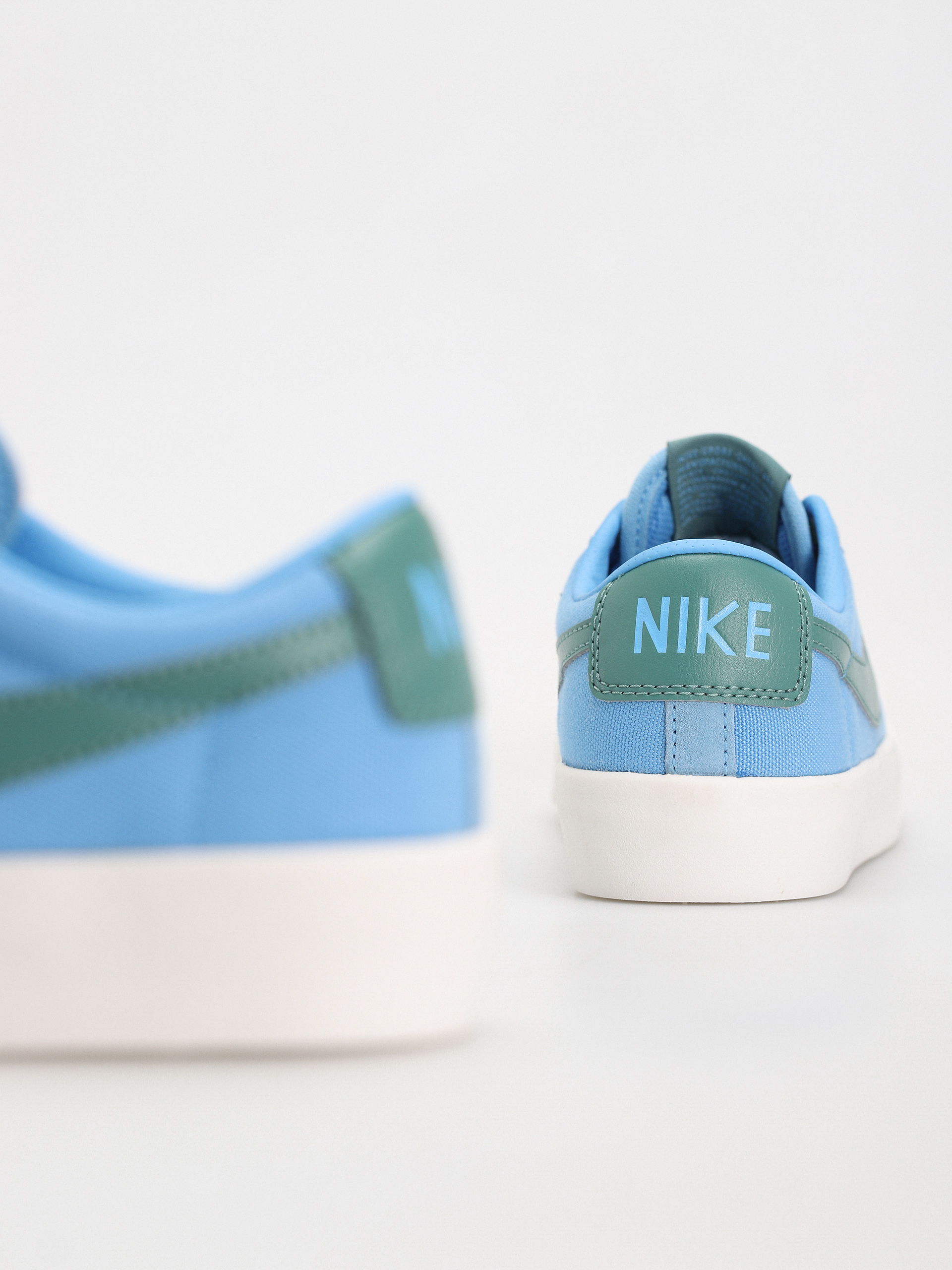 Обувки Nike SB Zoom Blazer Low Pro Gt (university blue/bicoastal)