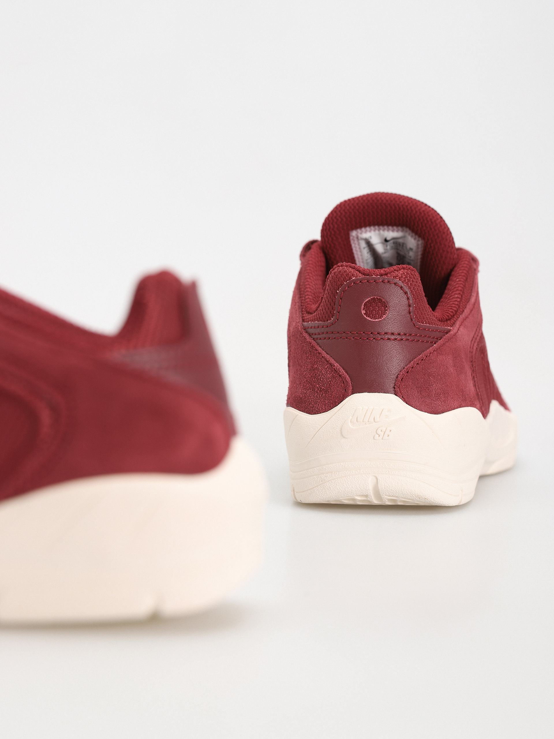 Обувки Nike SB Vertebrae (team red/sail team red sail)