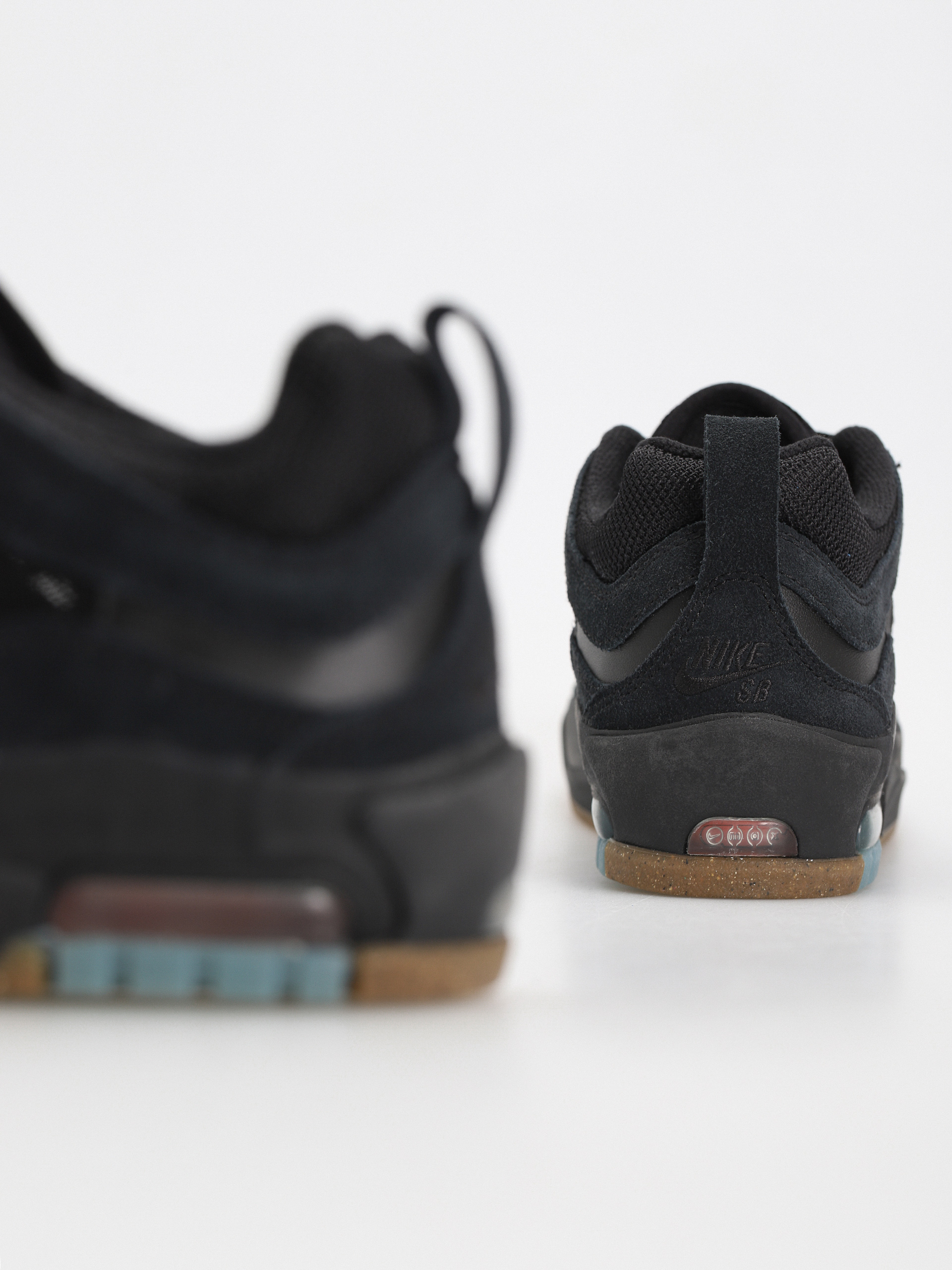 Обувки Nike SB Air Max Ishod (black/black anthracite black)