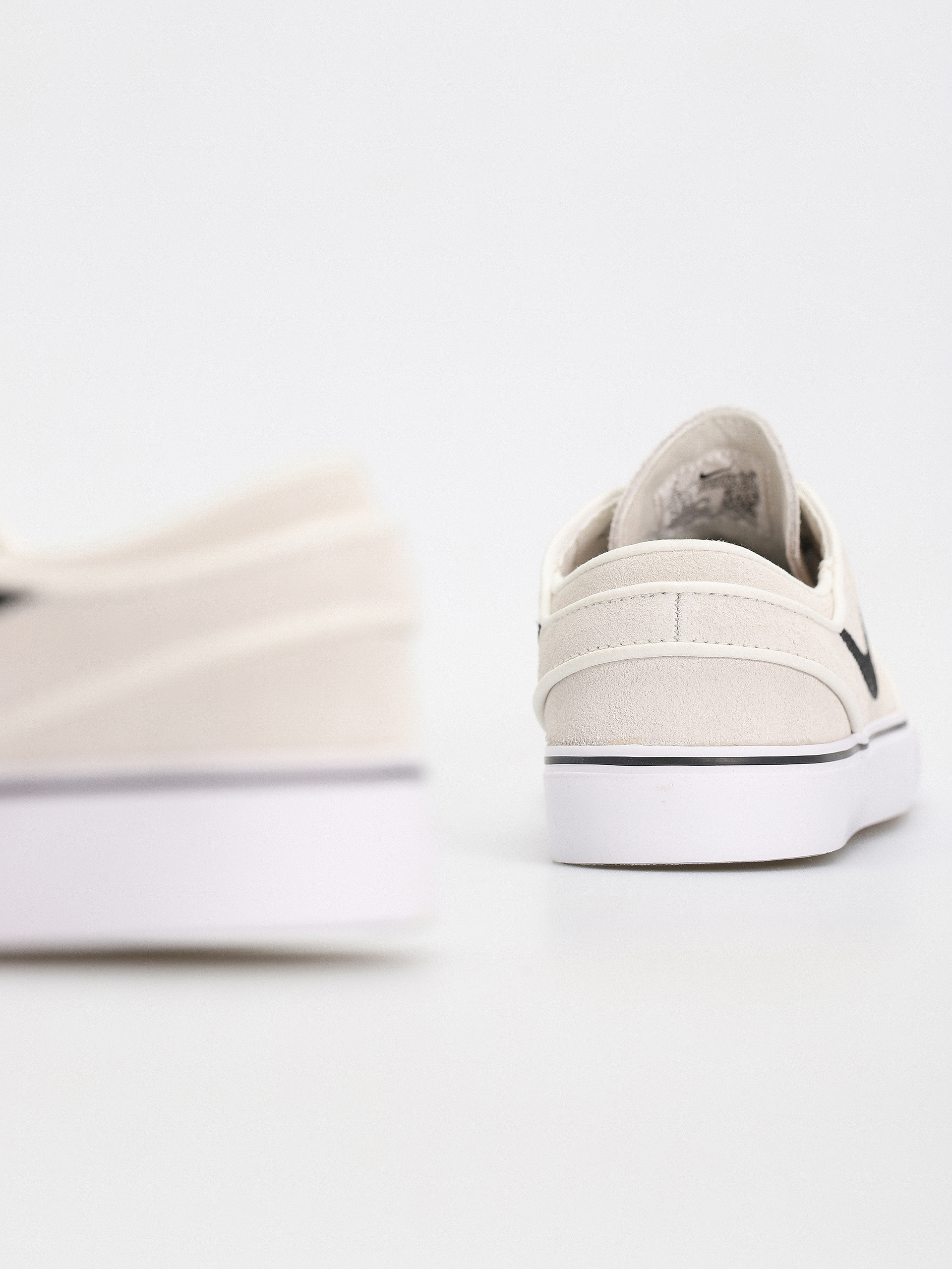 Обувки Nike SB Zoom Janoski Og+ (summit white/black summit white white)