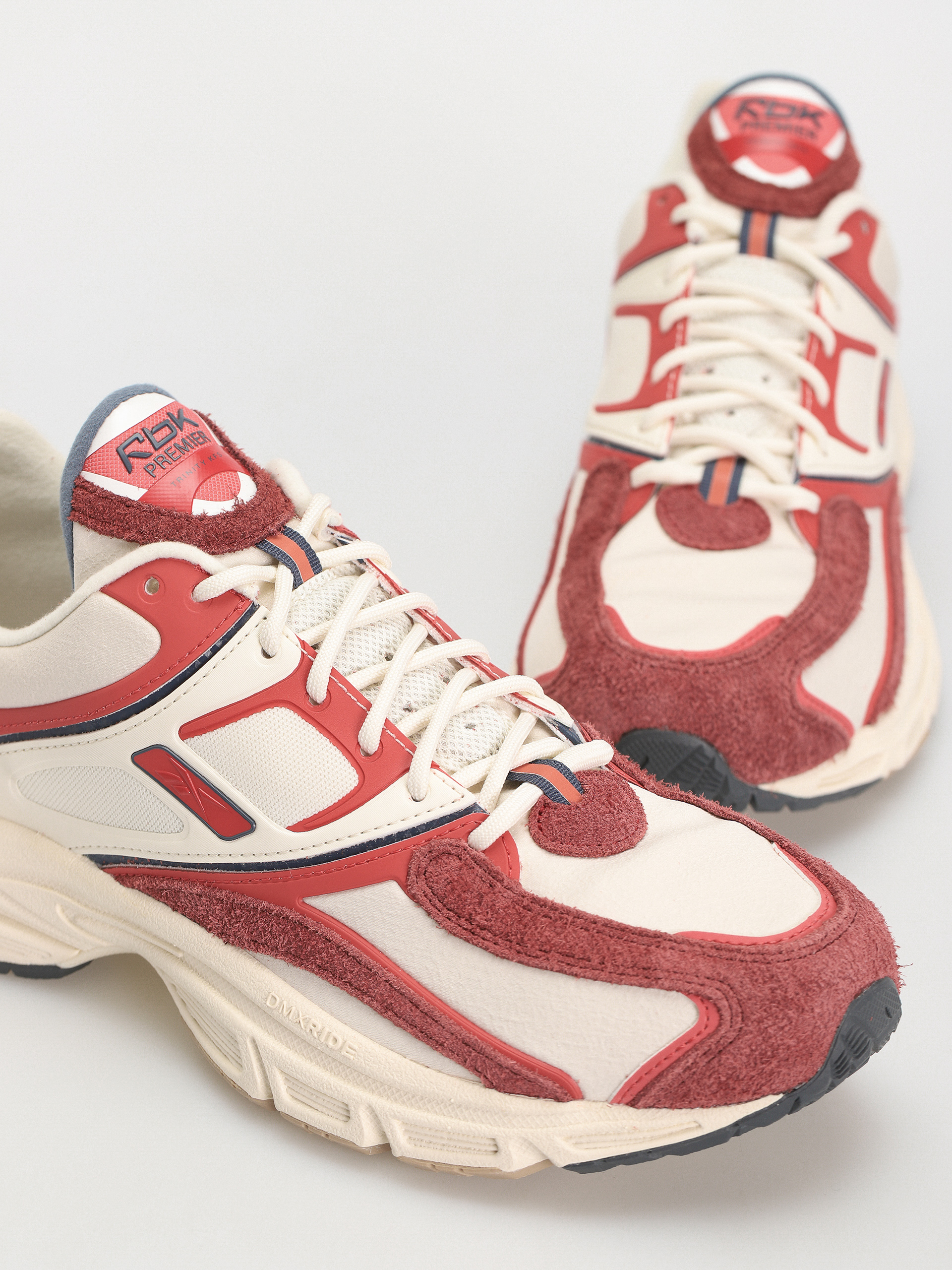 Обувки Reebok Rbk Premier Trinity (vntgchlk/rggdmarn/rylslt)