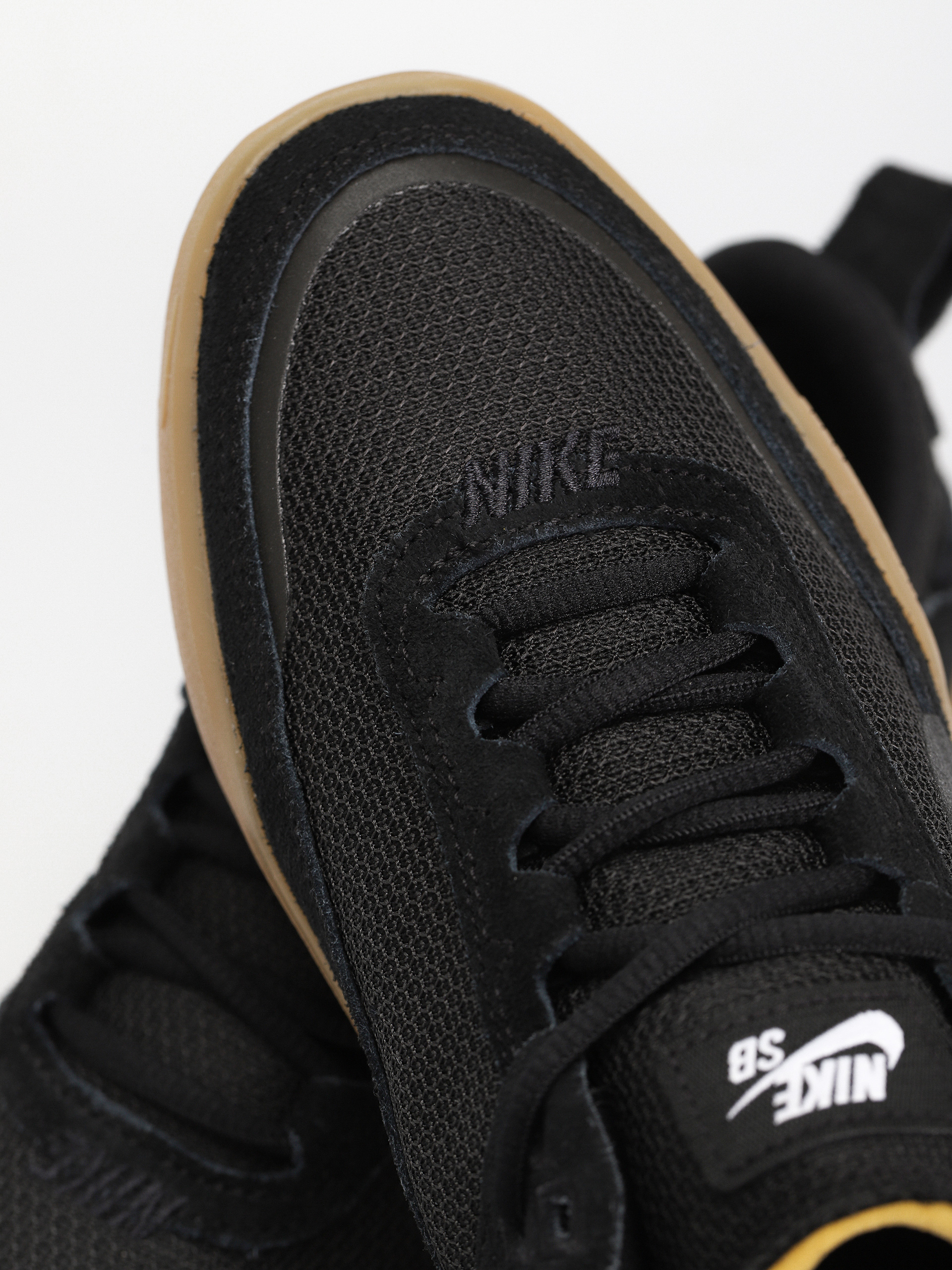 Обувки Nike SB Day One JR (black/black gum light brown white)