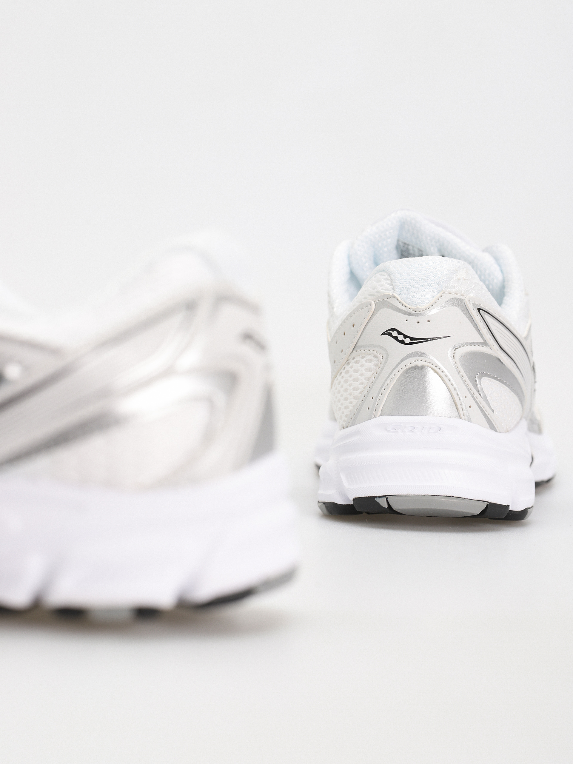 Обувки Saucony Grid Ride Millennium (white/silver)