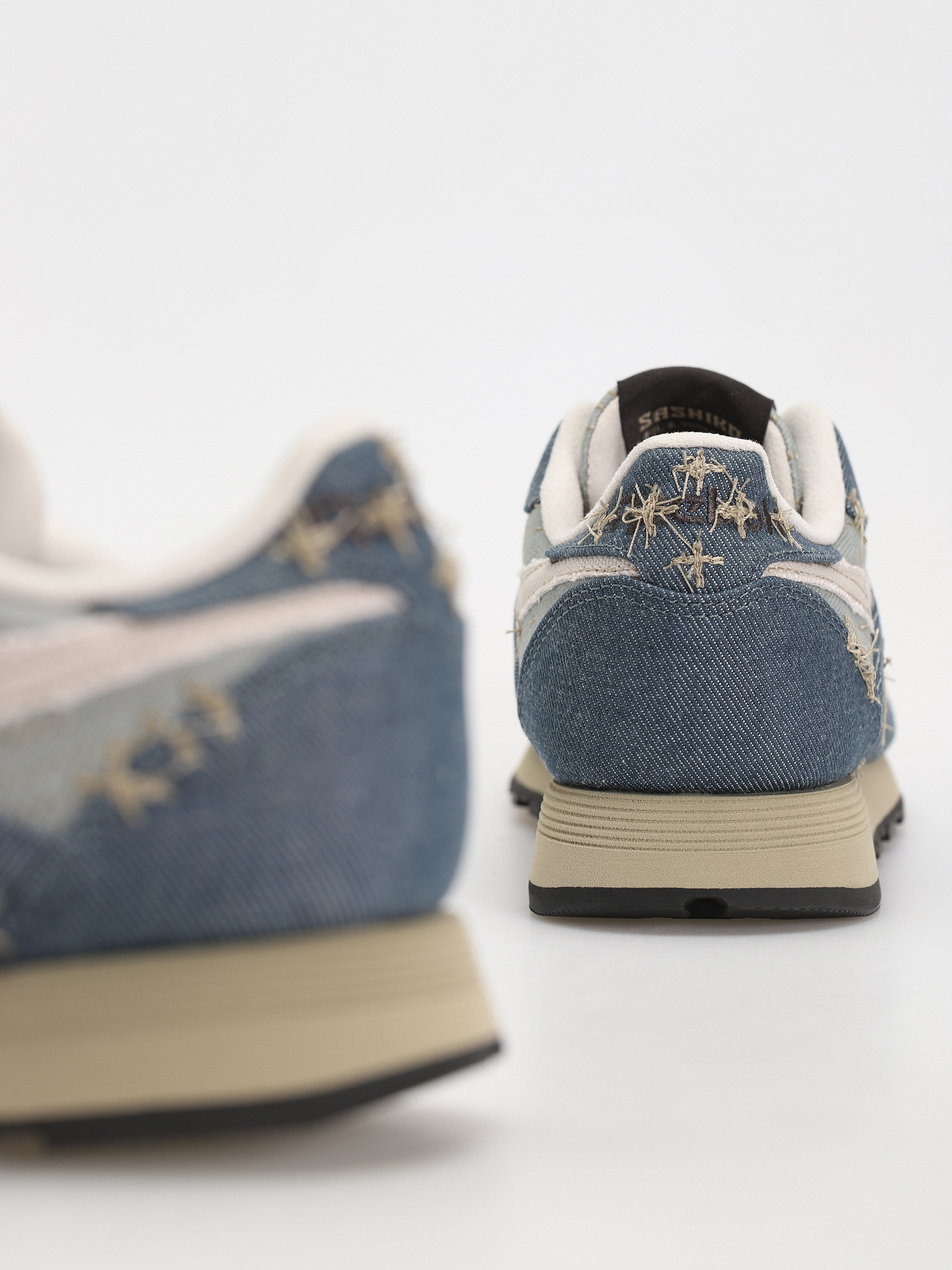 Обувки Reebok Classic Leather (hoopsblue/astralgry/nightblk)