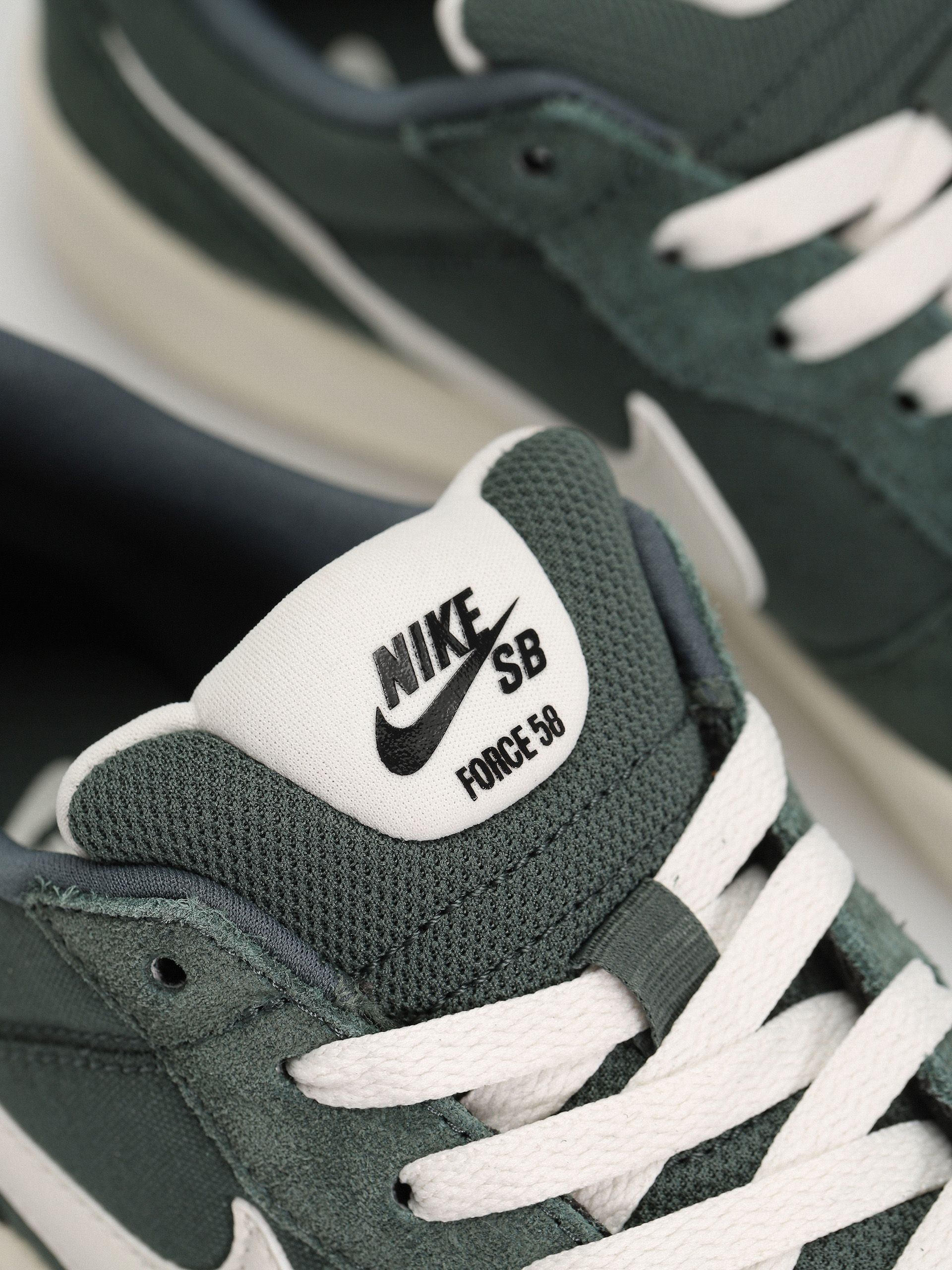 Обувки Nike SB Force 58 (vintage green/sail vintage green sail)