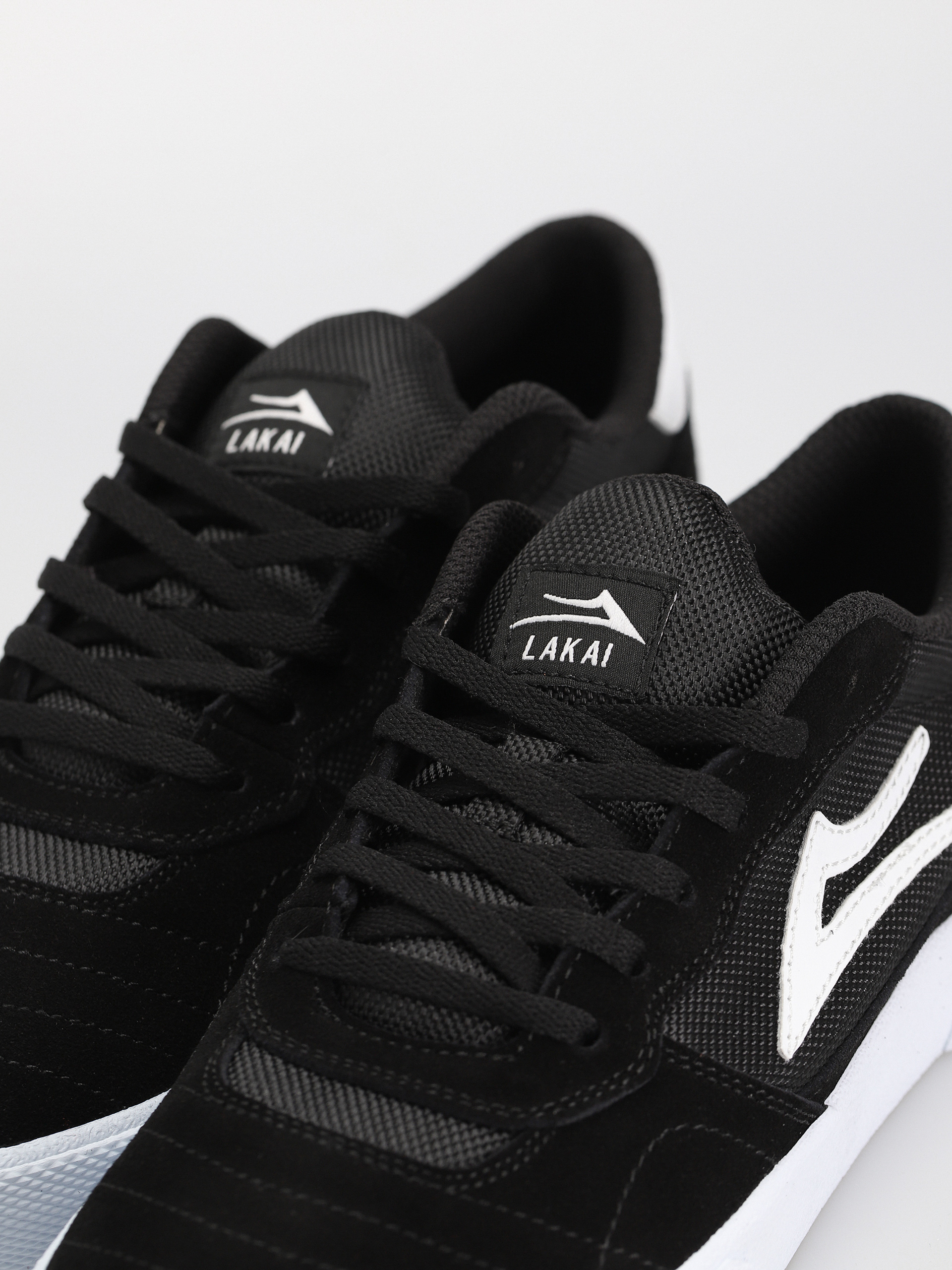 Обувки Lakai Cambridge (black white suede)