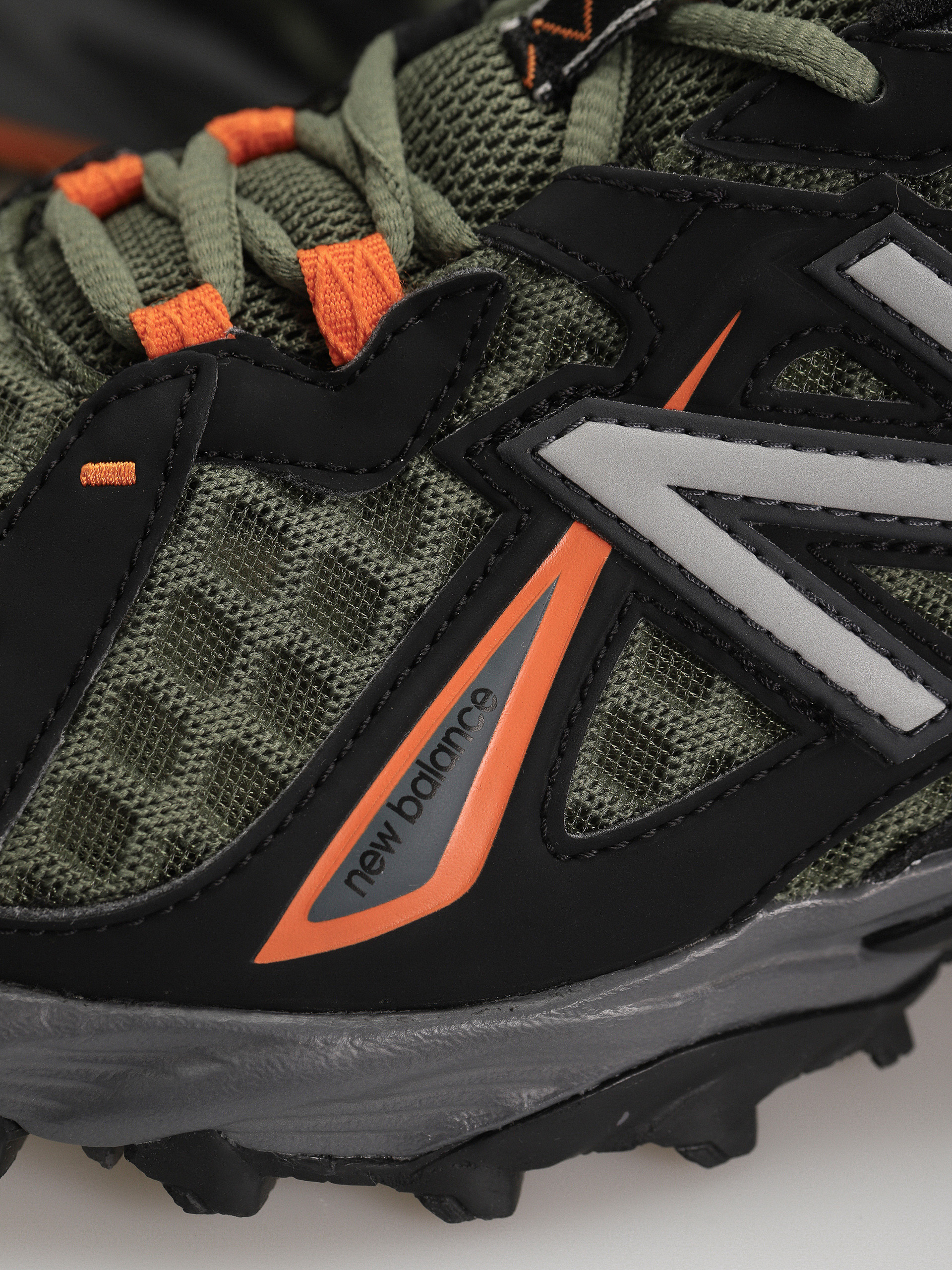 Обувки New Balance 610 (dark olivine)